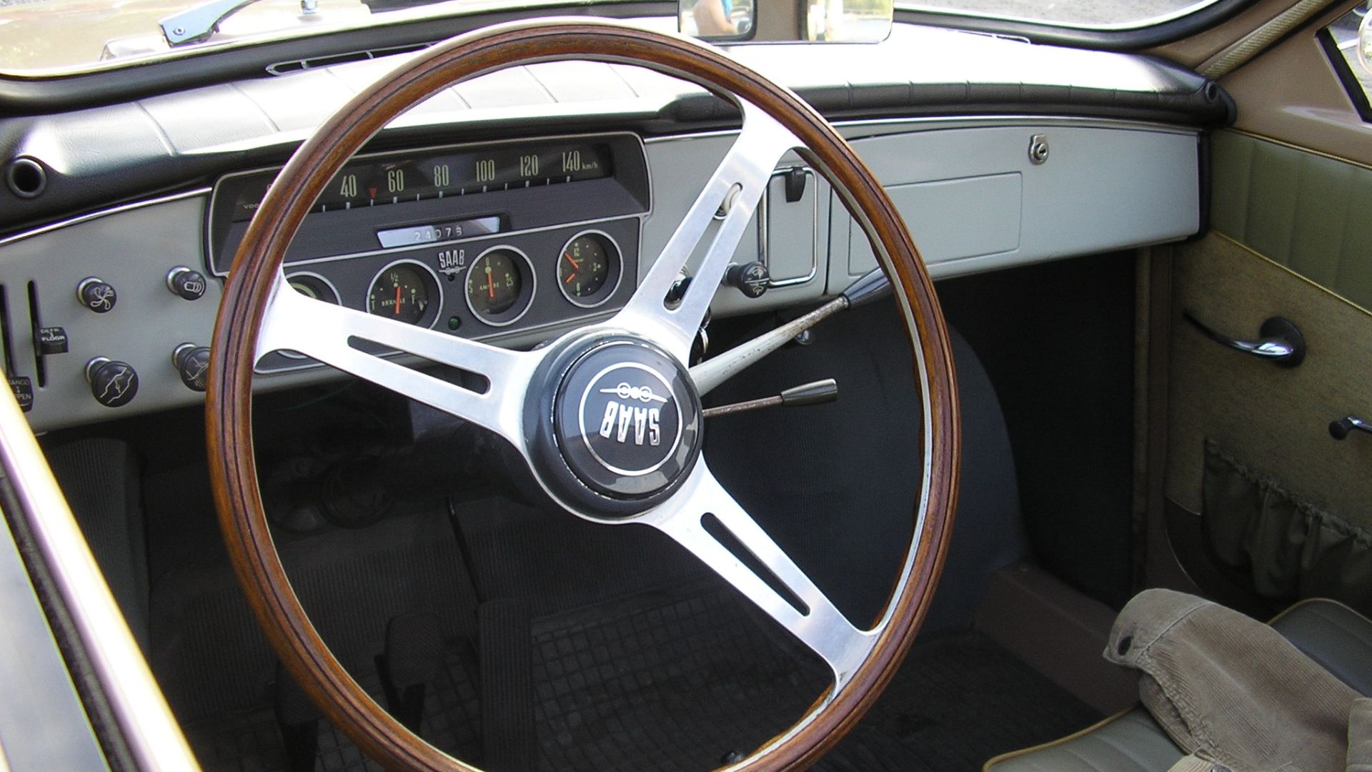 File:SAAB96-interior.jpg