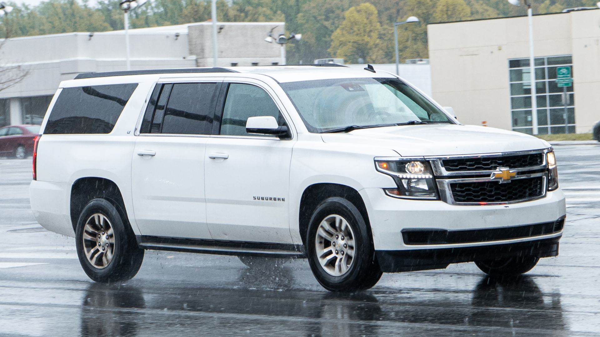 File:Chevrolet Suburban (GMTK2XX) Washington DC Metro Area, USA (2).jpg
