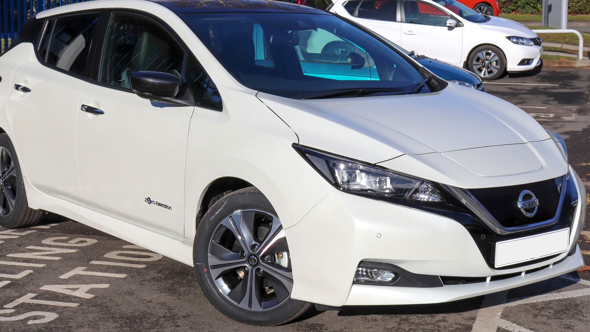 File:2018 Nissan Leaf Tekna Front.jpg