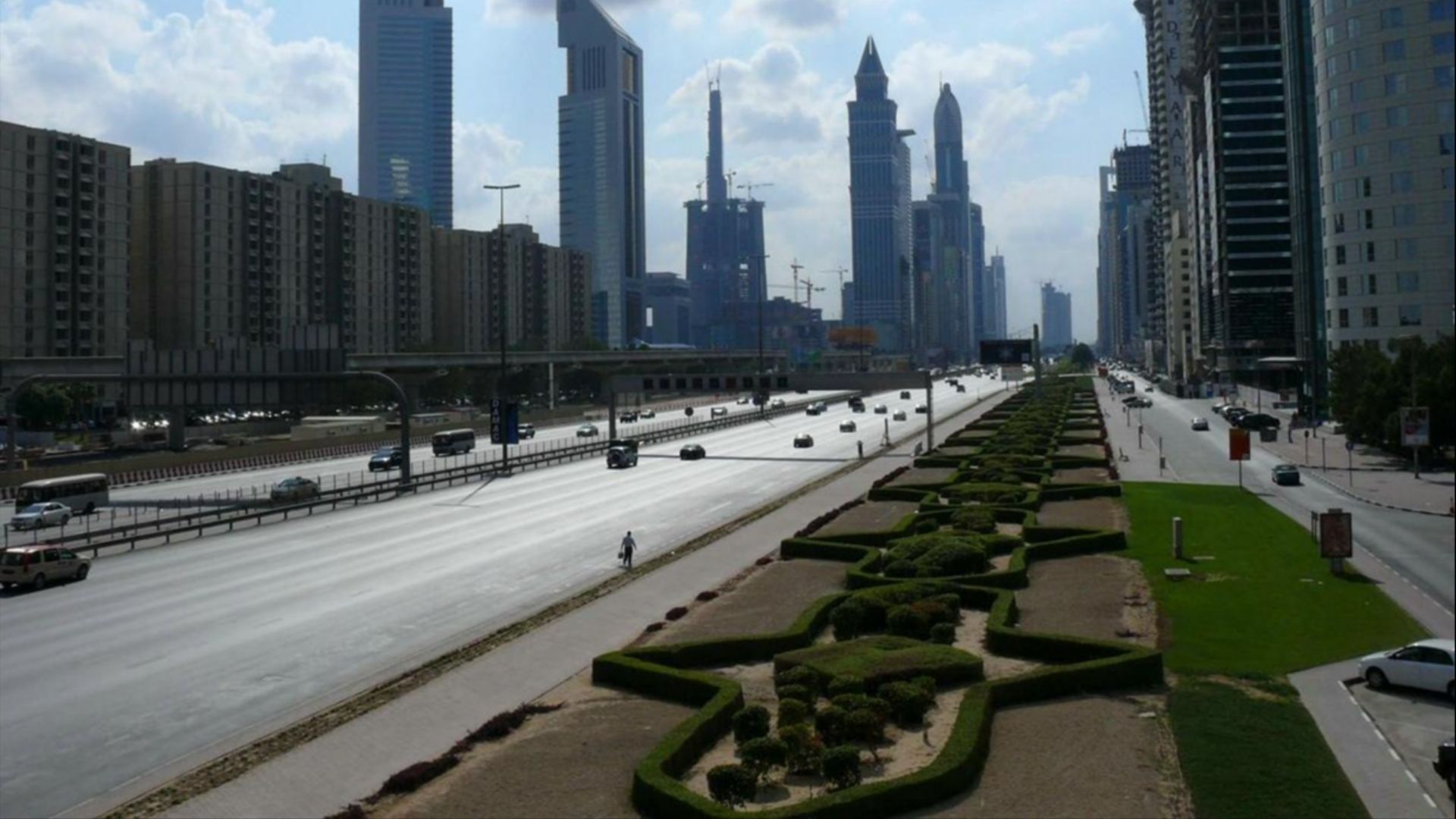 File:Sheikh Zayed Road on 28 December 2007.jpg
