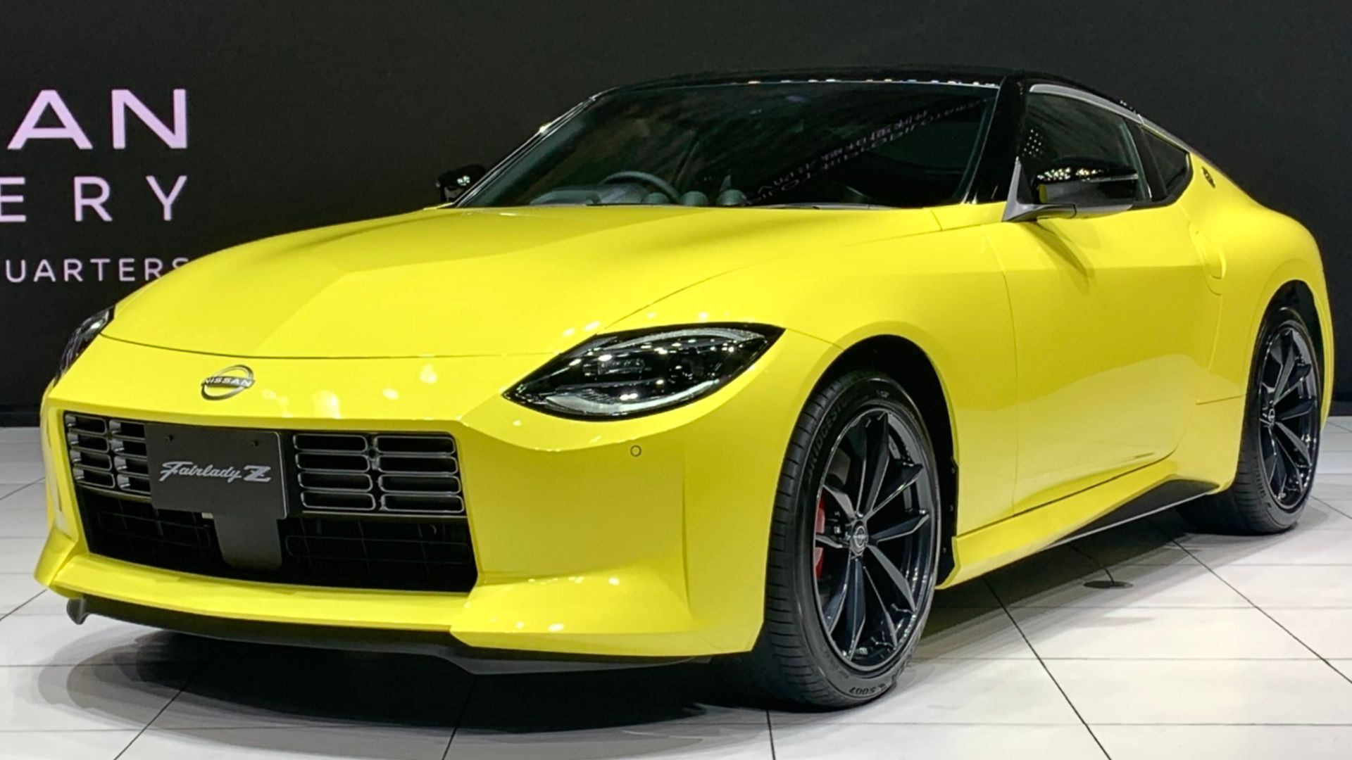 File:Nissan FAIRLADY Z (Z34) Version ST, 2022, left-front.jpg