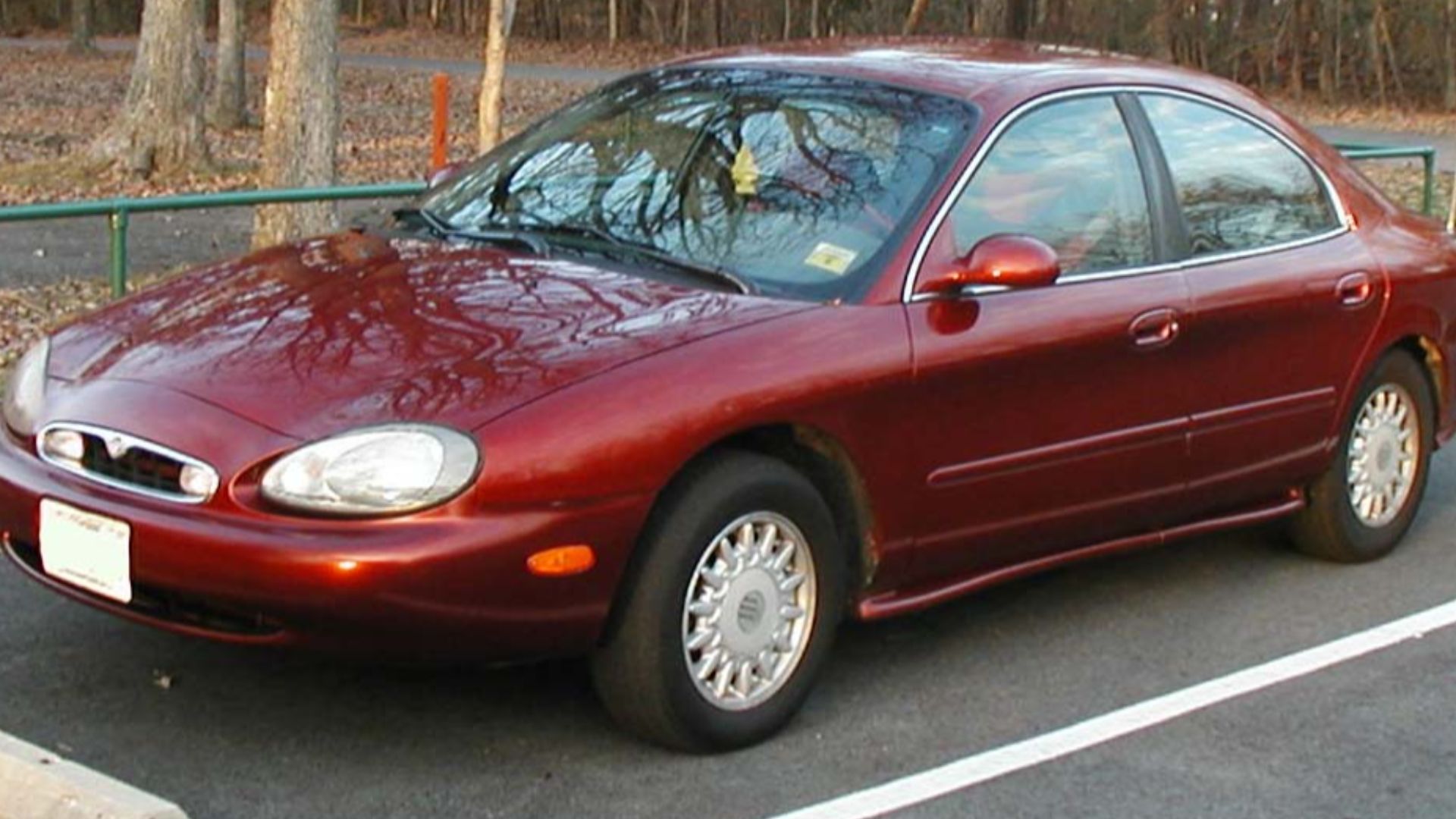 File:3rd-Mercury-Sable-sedan.jpg