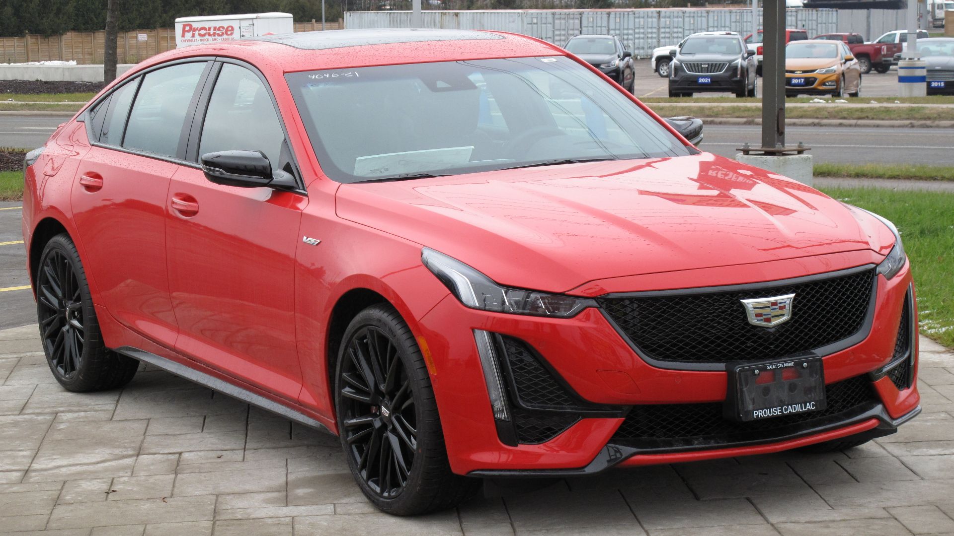 File:2021 Cadillac CT5-V, Front Right 2, 11-21-2021.jpg