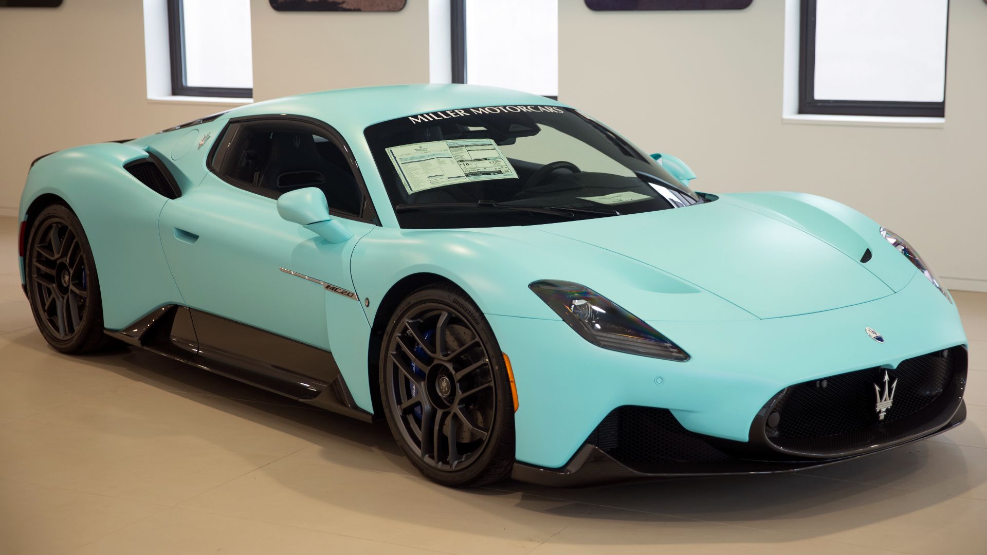 File:2023 Maserati MC20 in Digital Mint, front right.jpg