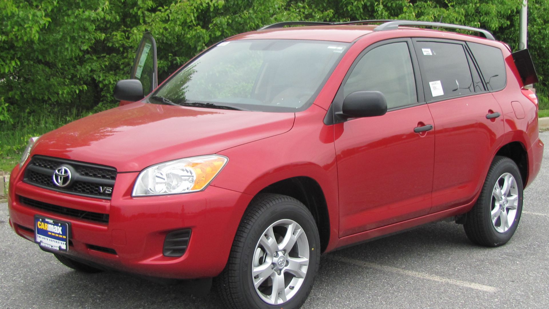 File:2010 Toyota RAV4 -- 04-24-2010.jpg