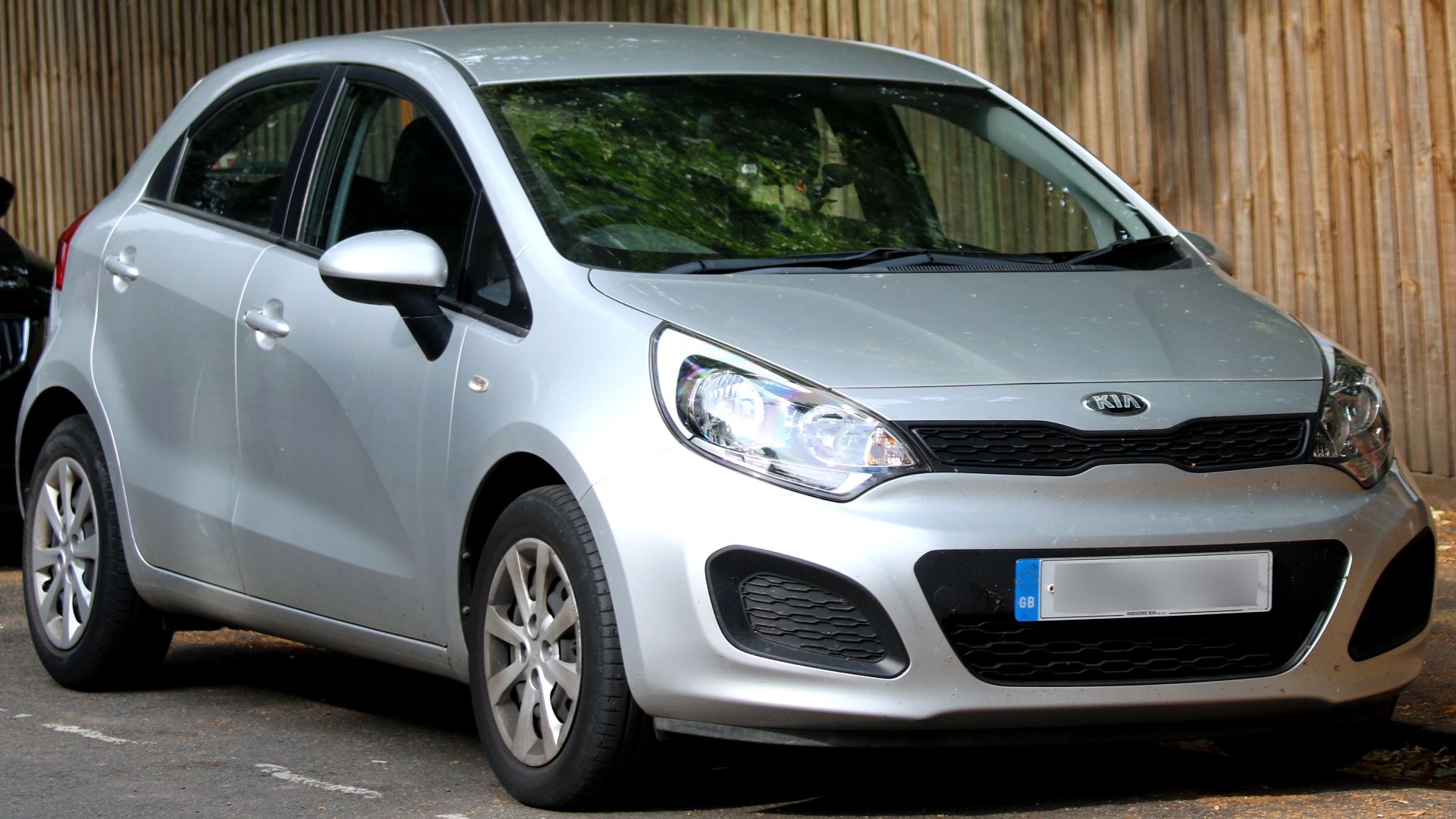 File:Kia Rio diesel 1120cc registered June 2014.jpg