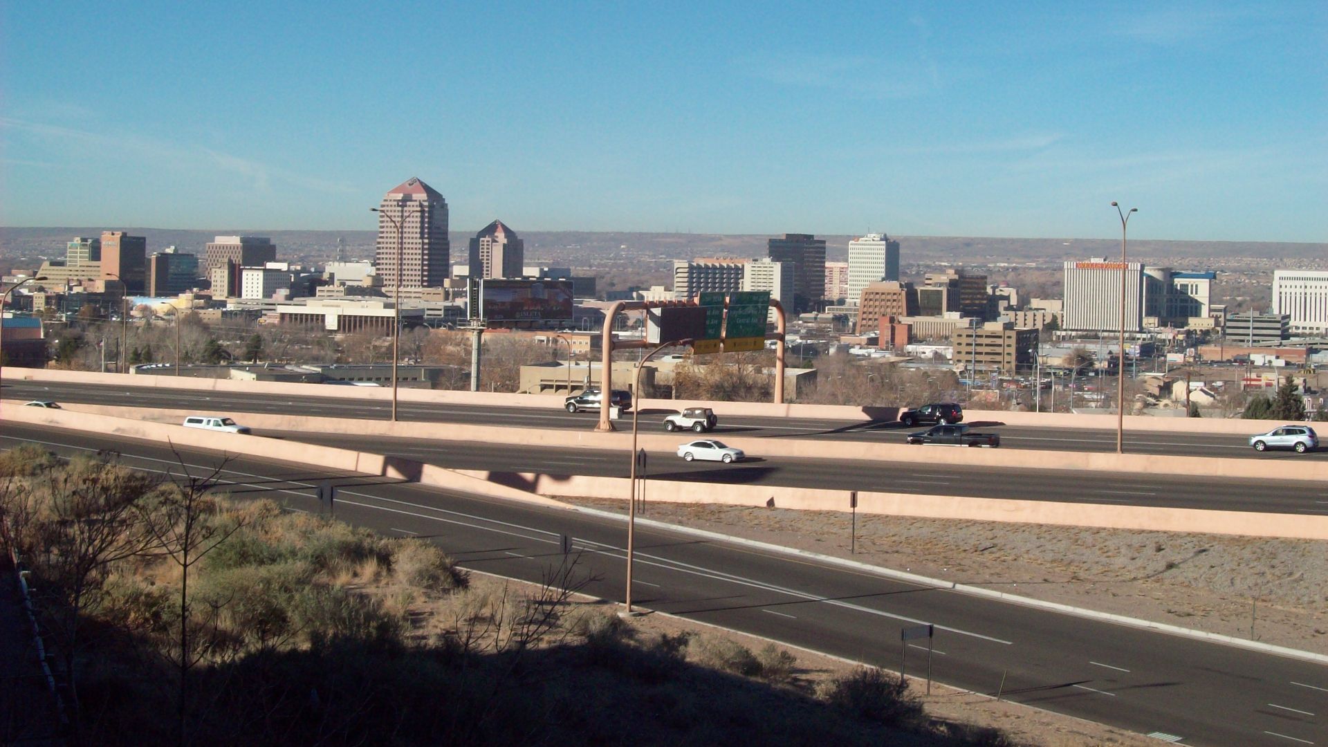 File:Albuquerque and I-25.JPG
