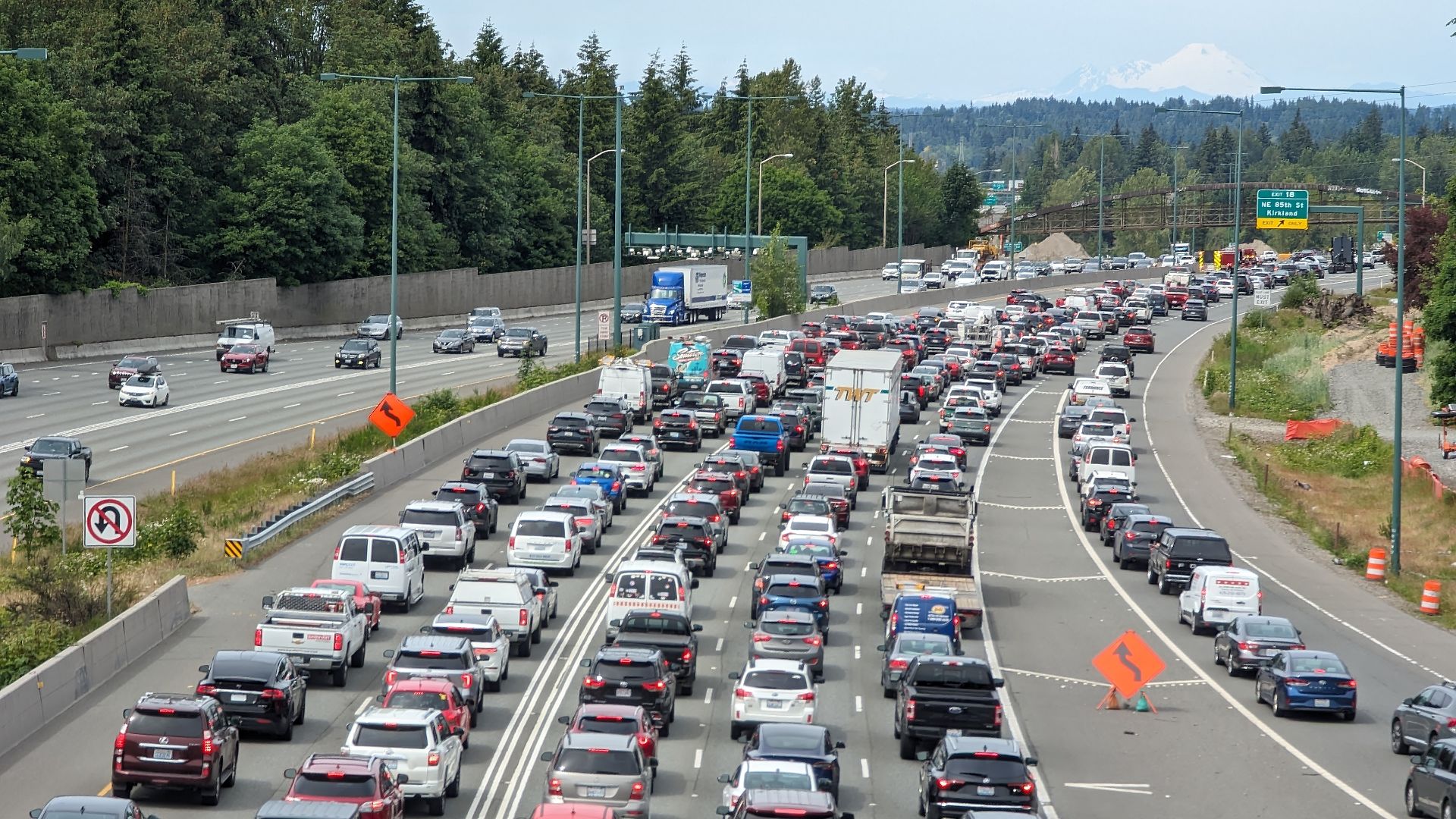 File:Traffic on Interstate 405 northbound in Kirkland, WA.jpg
