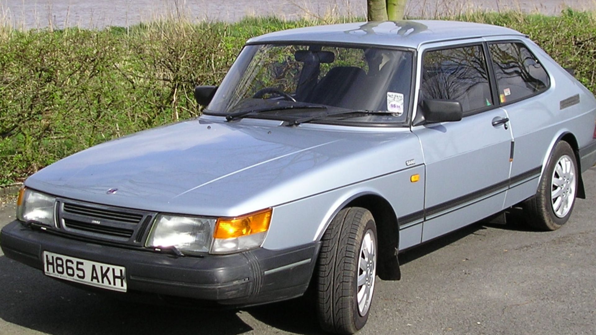 File:Saab 900 GLE (2) (crop).jpg