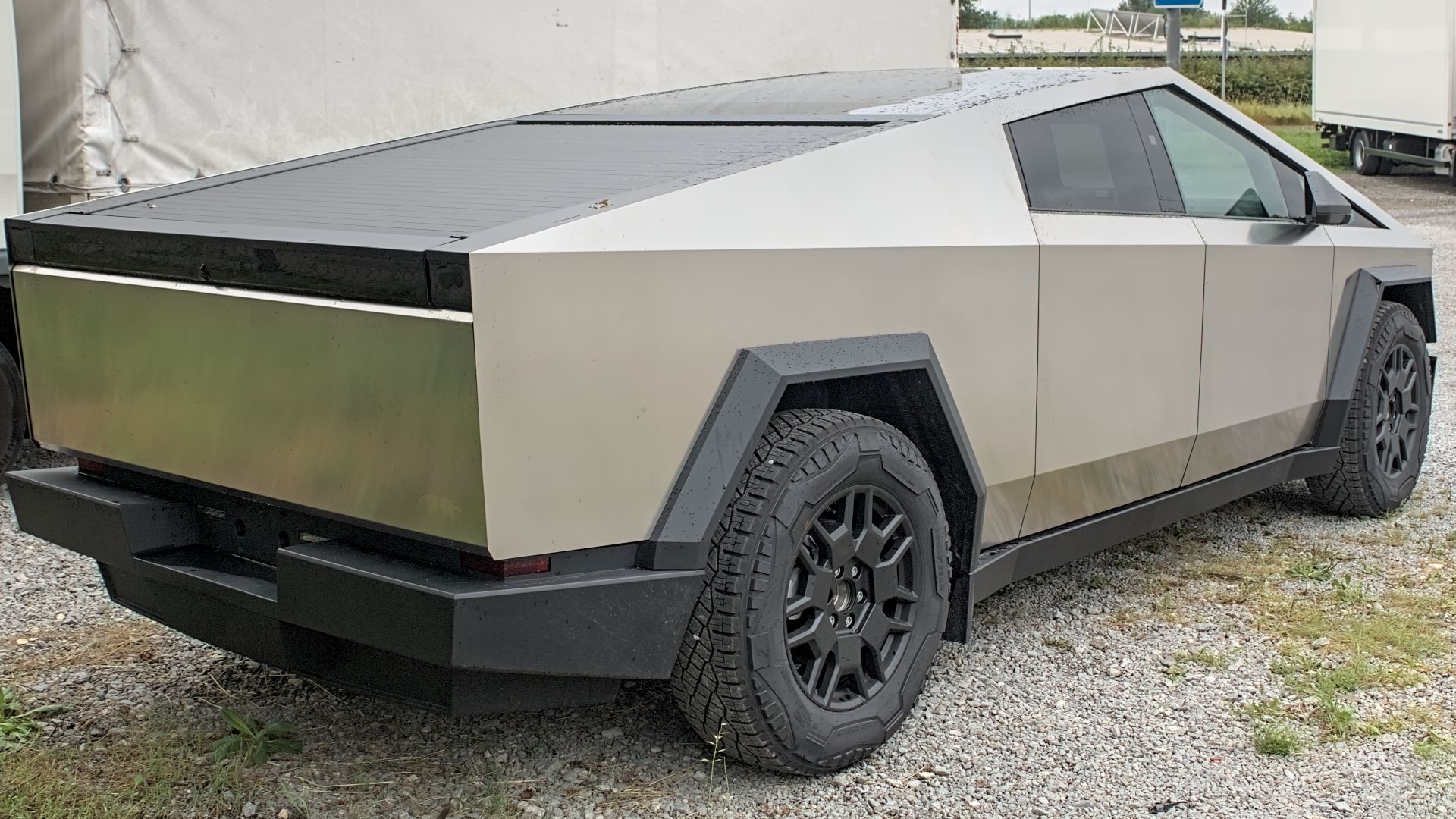 File:2024 Tesla Cybertruck Foundation Series IMG 0634 (cropped).jpg