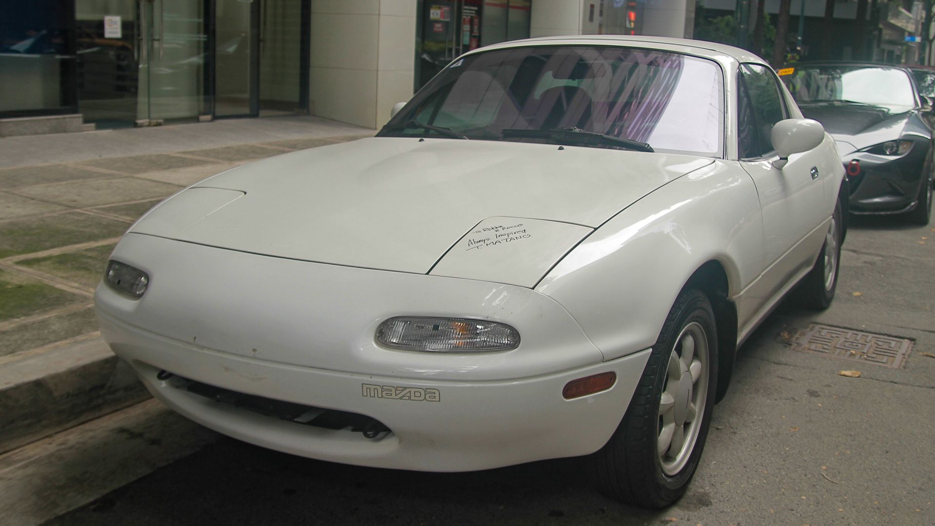 File:1991 Mazda MX-5 Miata NA hardtop in Crystal White, front left.jpg