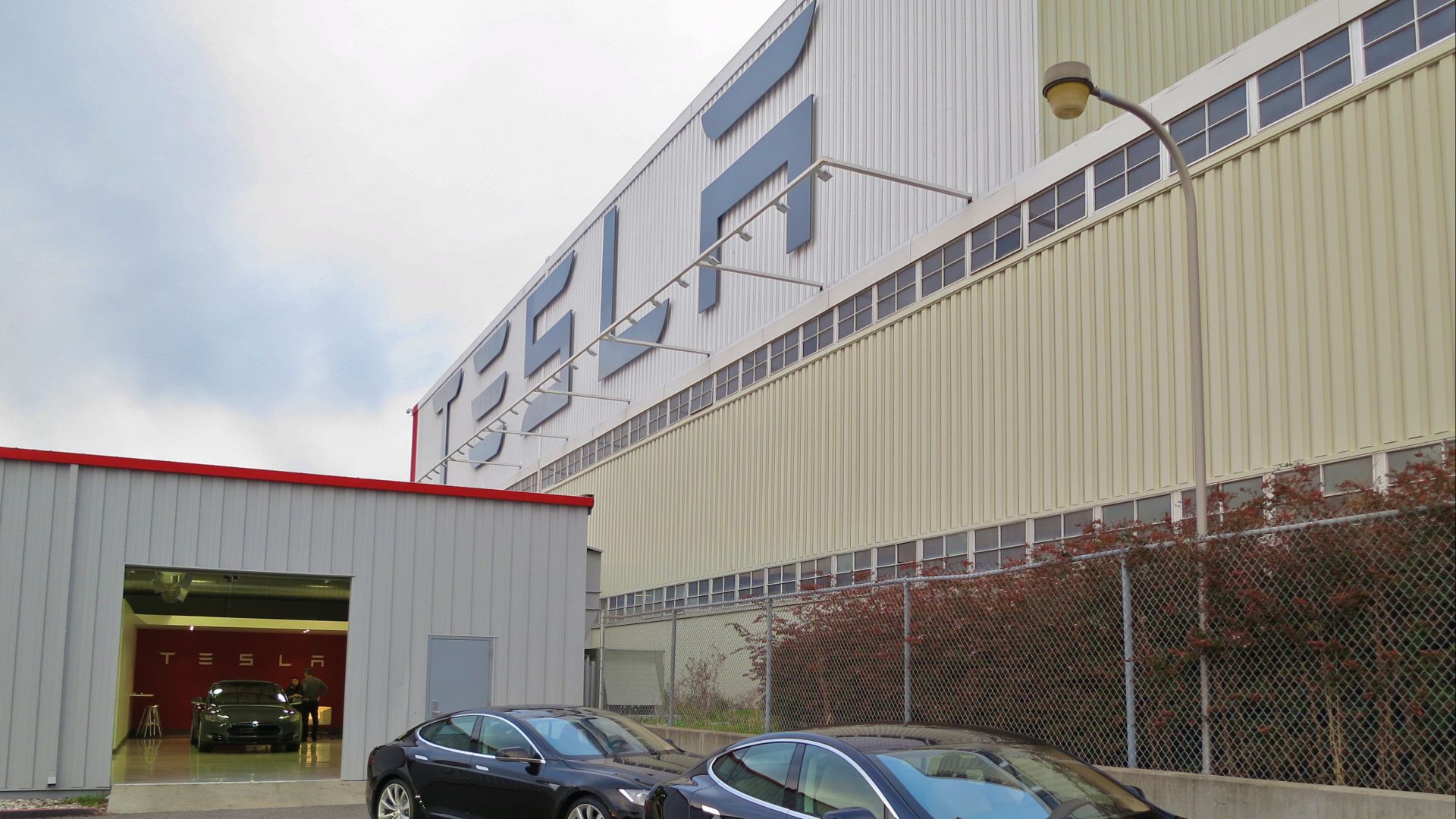 File:New Teslas at the factory.jpg