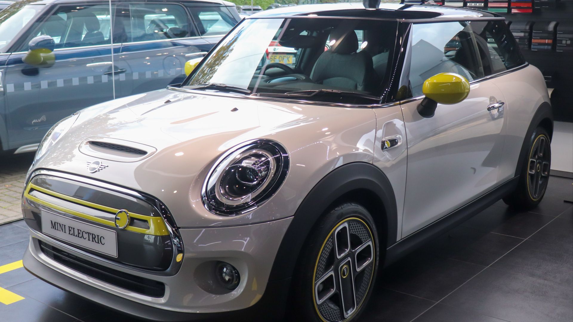 File:2020 Mini Electrc Level 1.jpg