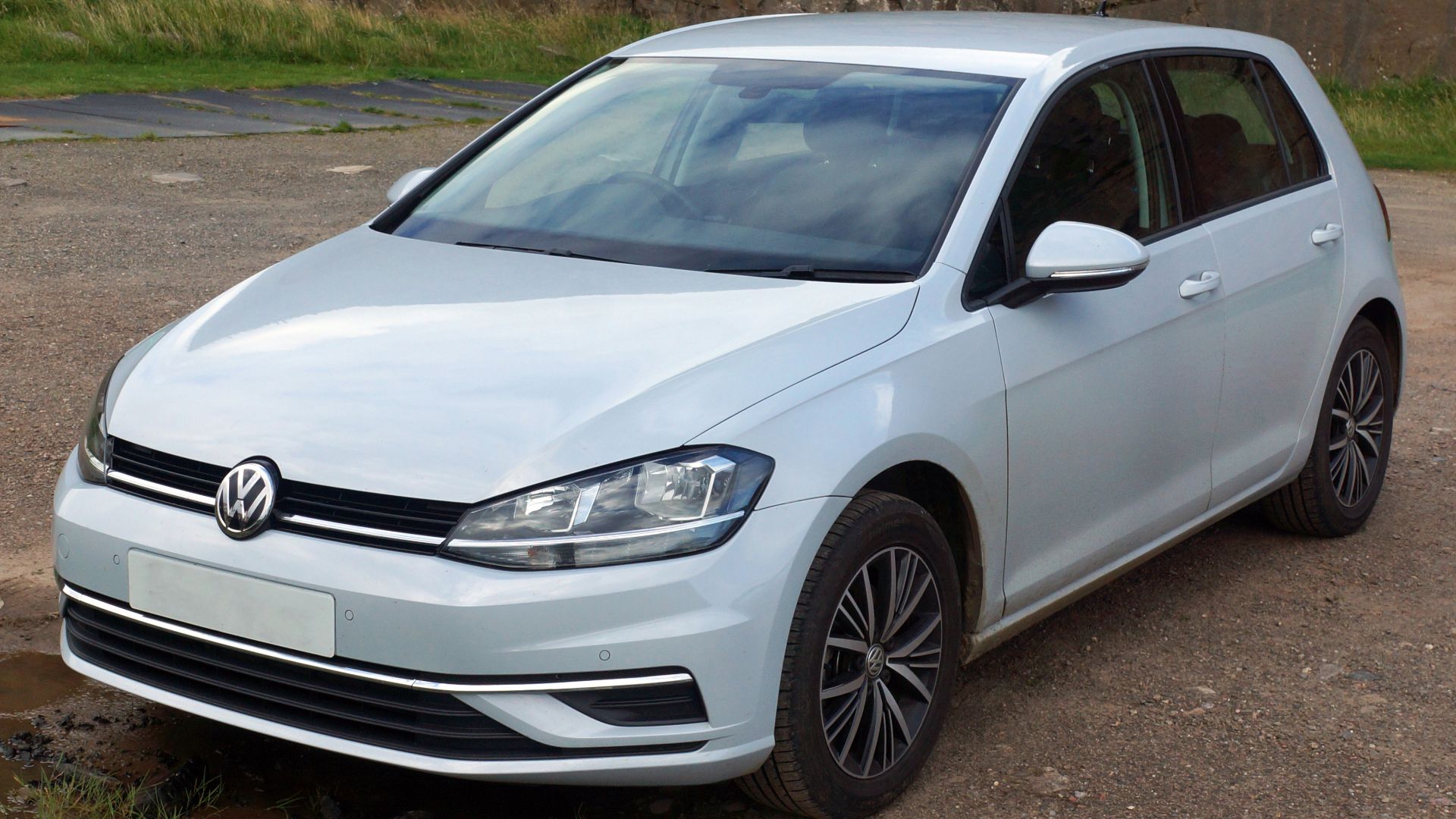 File:2017 Volkswagen Golf (5G MY17) 1.4 SE TSI hatchback (2017-08-30).jpg
