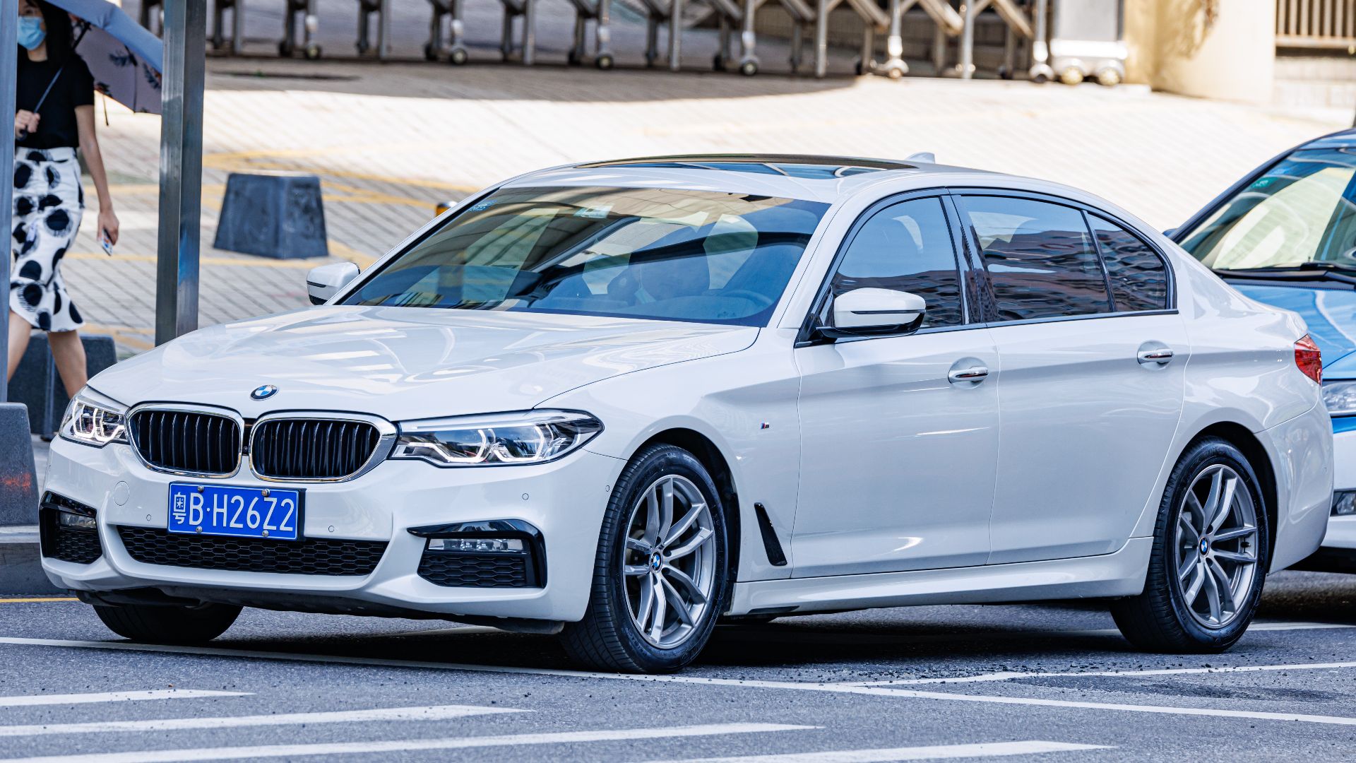 File:BMW 5 SERIES LWB SEDAN (G30) China.jpg