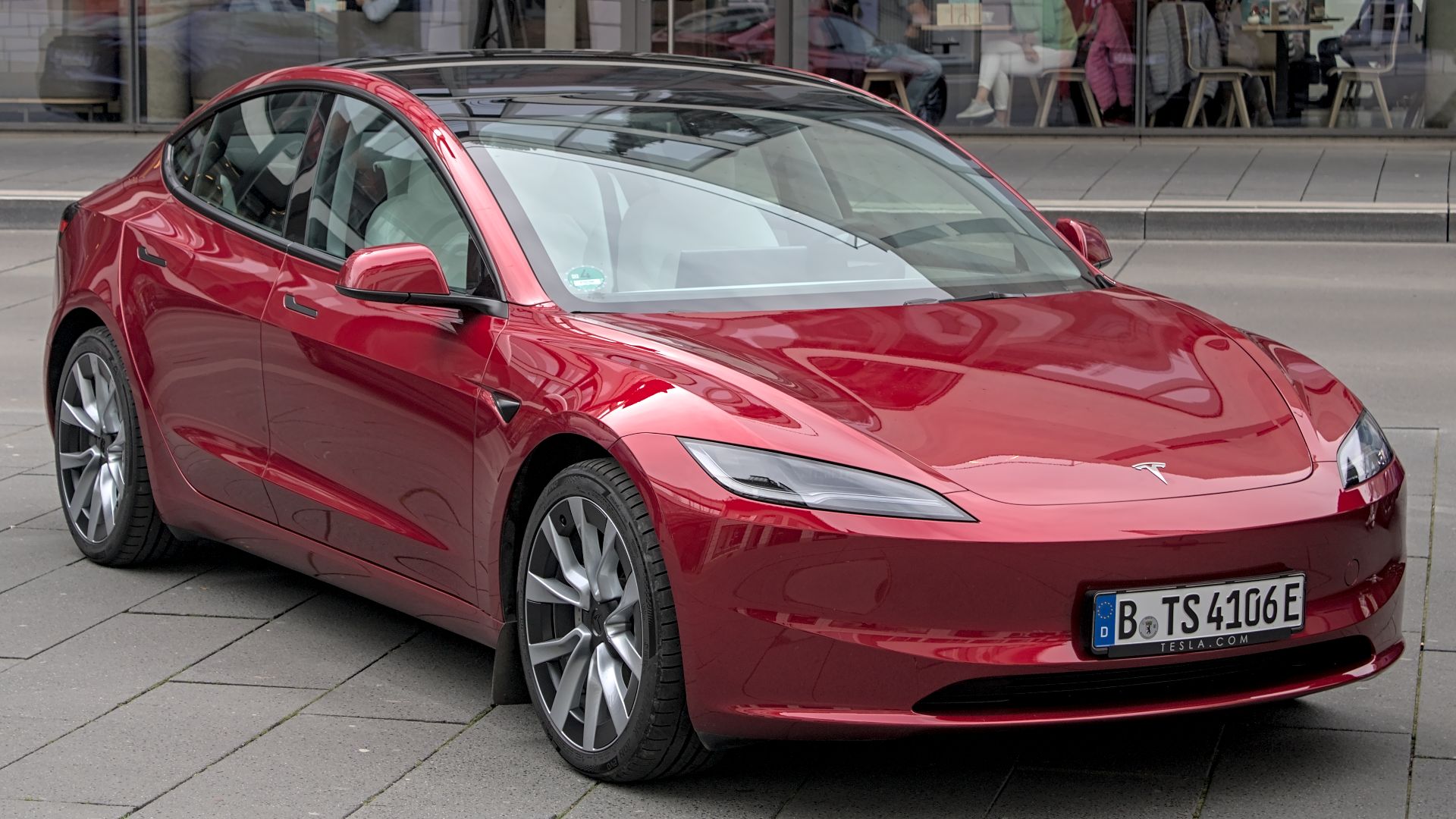 File:Tesla Model 3 (2023) Autofrühling Ulm IMG 9282.jpg