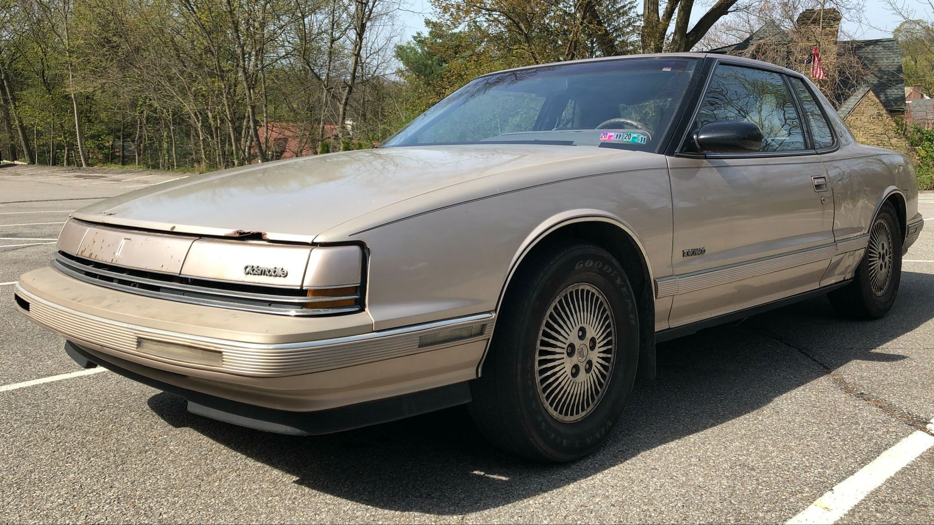 File:1990 Oldsmobile Toronado 3-4 photograph driver side.jpg