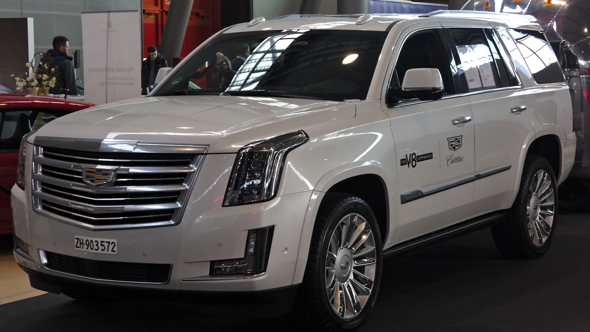 File:Cadillac Escalade 1Y7A6096.jpg