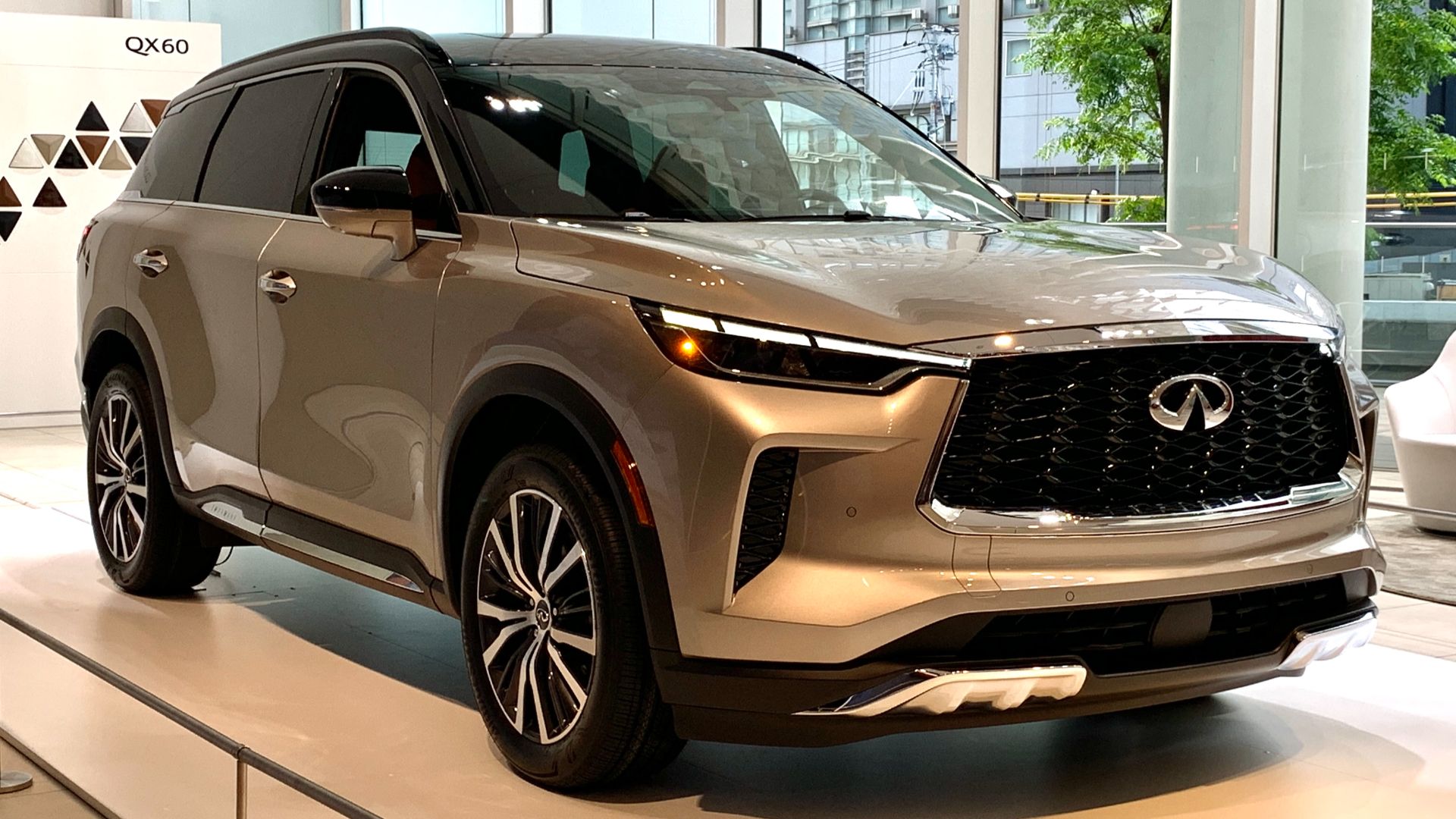 File:Infiniti QX60 (L51), 2021, right-front.jpg