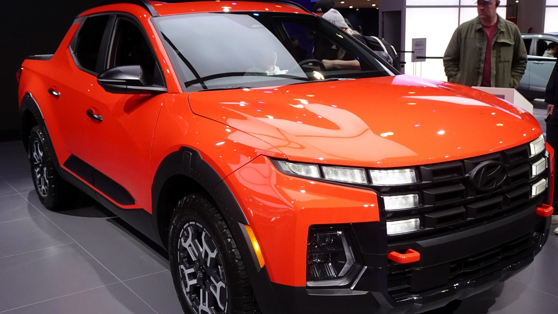 File:2025 Hyundai Santa Cruz XRT (United States) front view.jpg