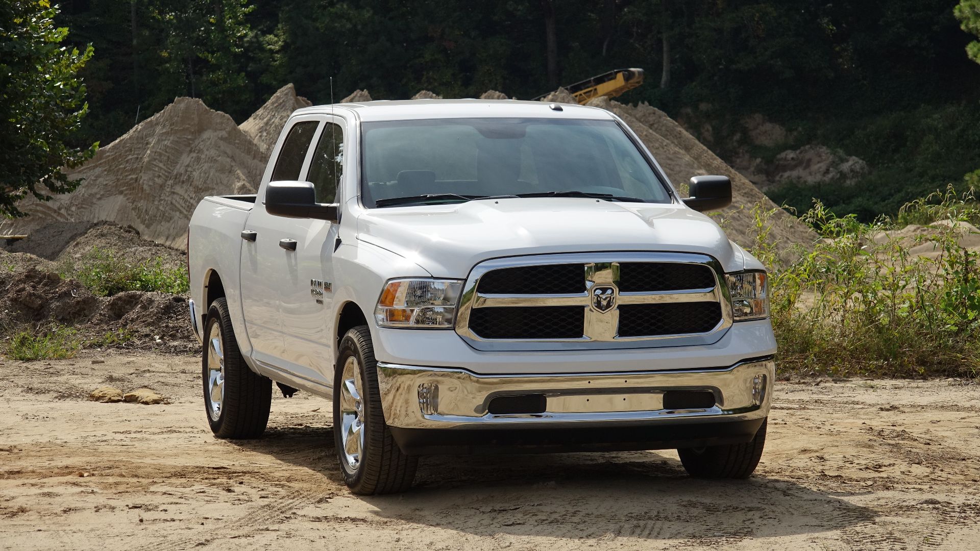 File:RAM 1500 Classic Crew Cab.jpg