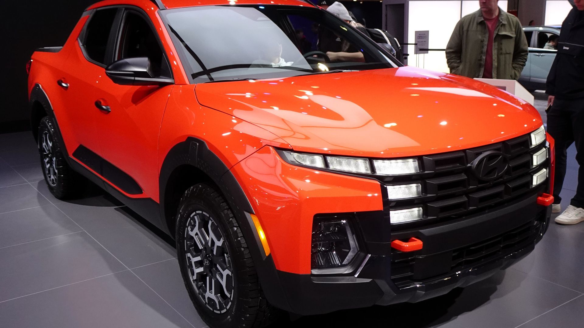 File:2025 Hyundai Santa Cruz XRT (United States) front view.jpg