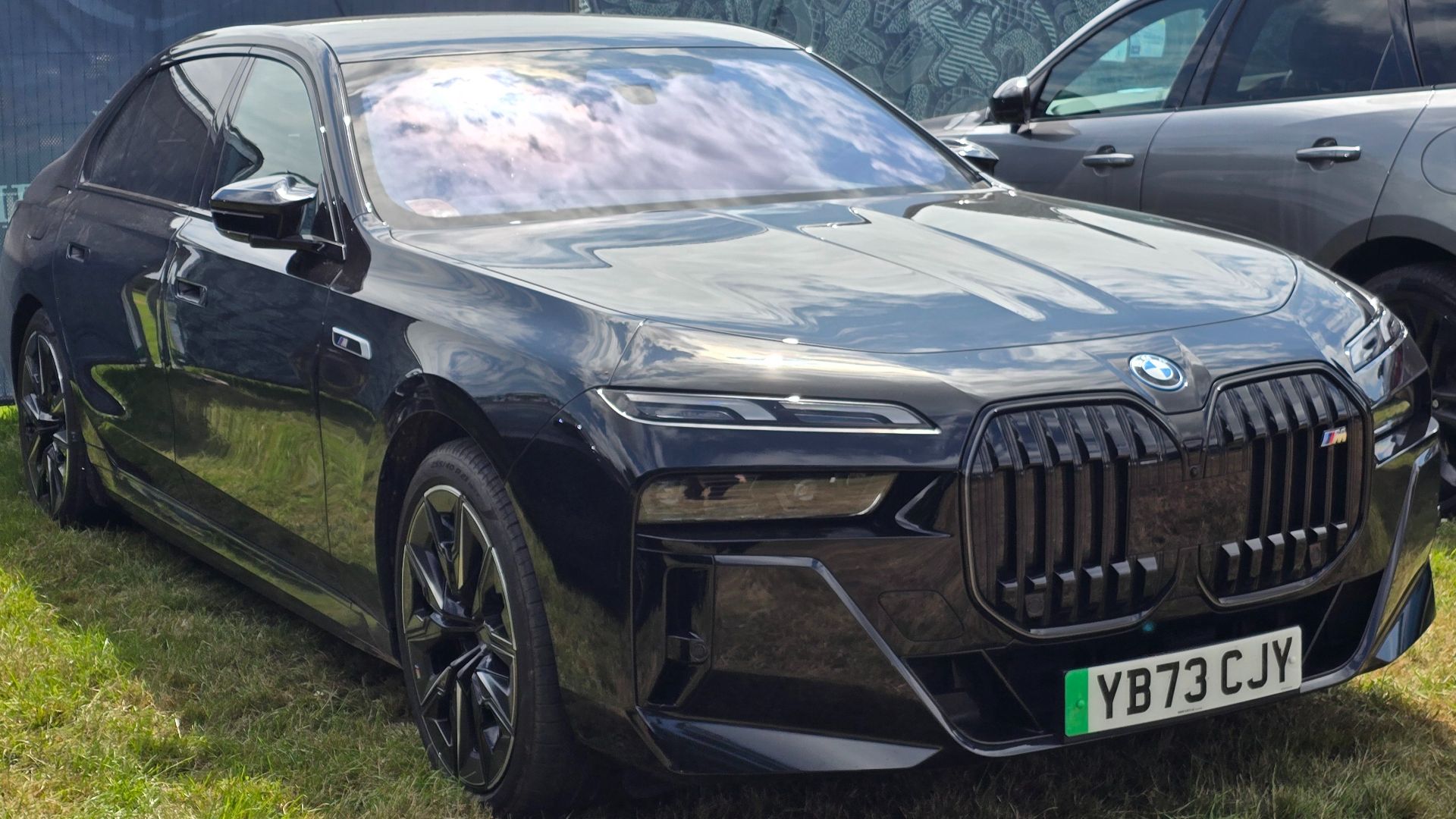 File:2023 BMW i7 M70 xDrive.jpg