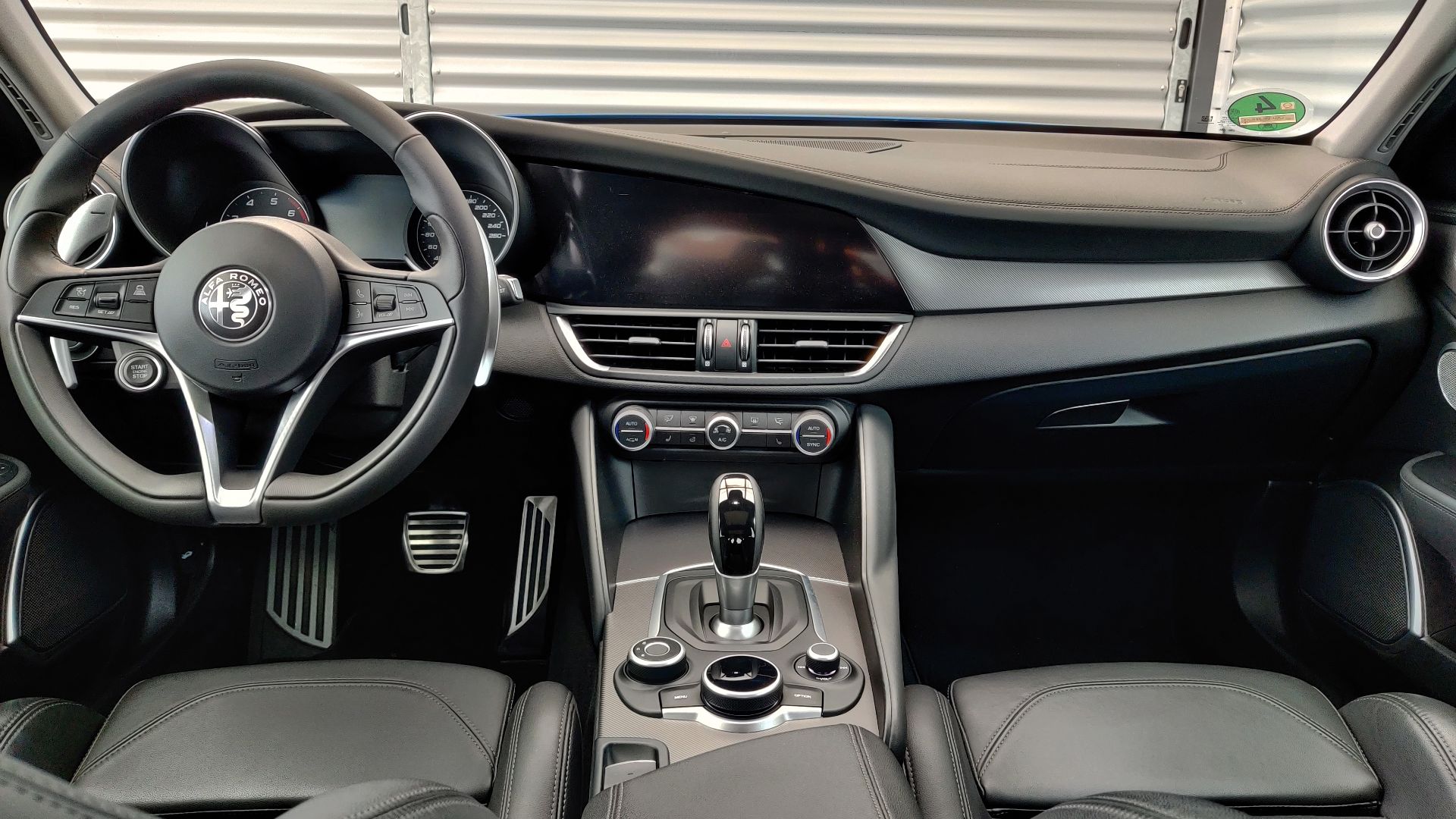 File:Alfa Romeo Giulia Veloce 2018 Interior.jpg