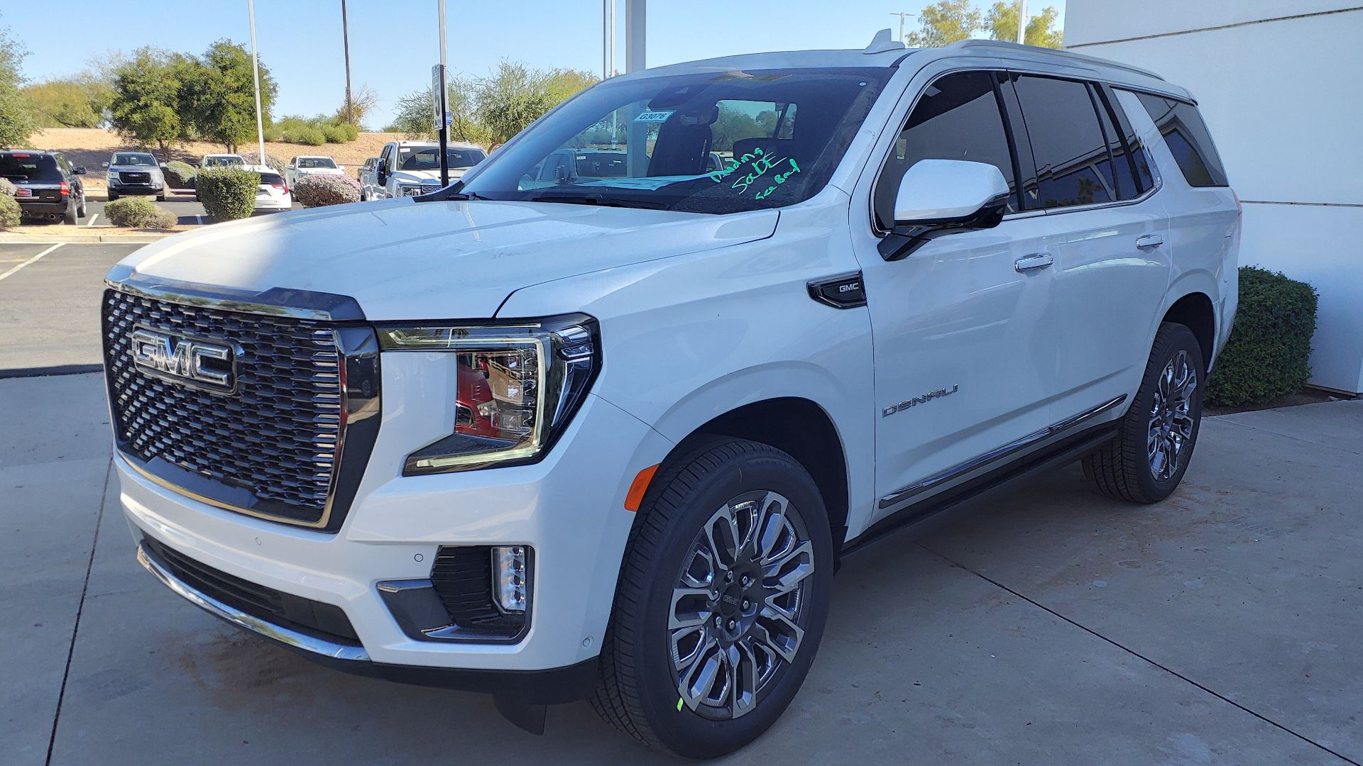 File:23 GMC Yukon Denali Ultimate.jpg