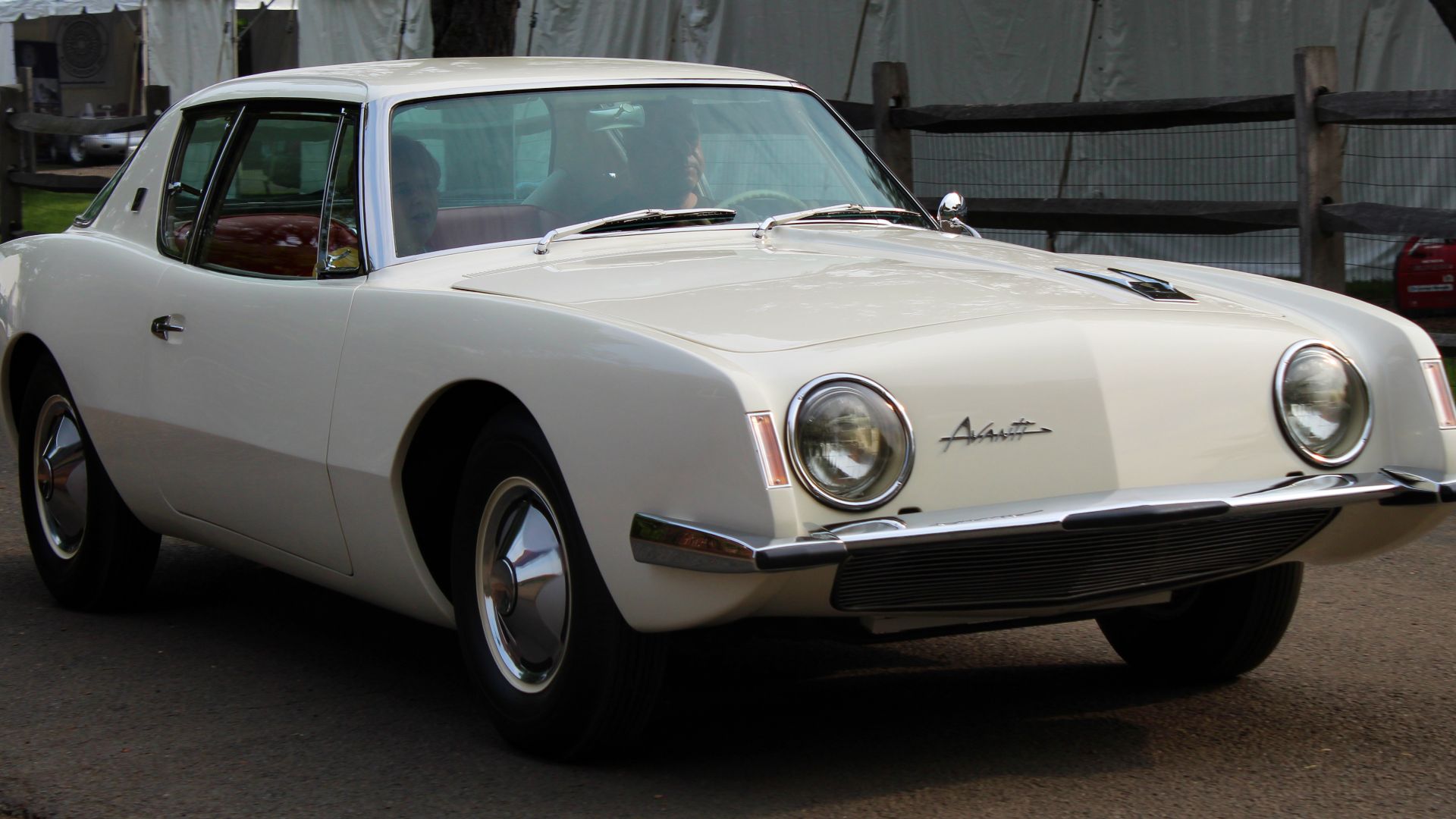 File:1963 Studebaker Avanti R1 front, concours 6.1.19.jpg