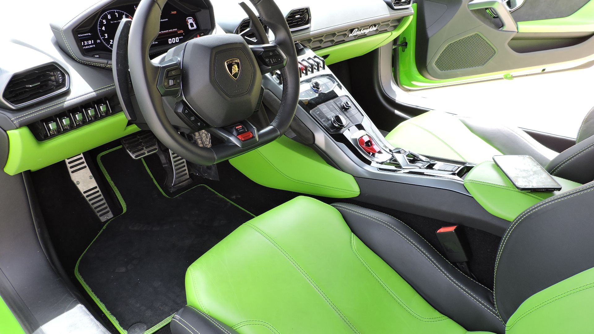 File:Lamborghini Huracan Interior.jpg
