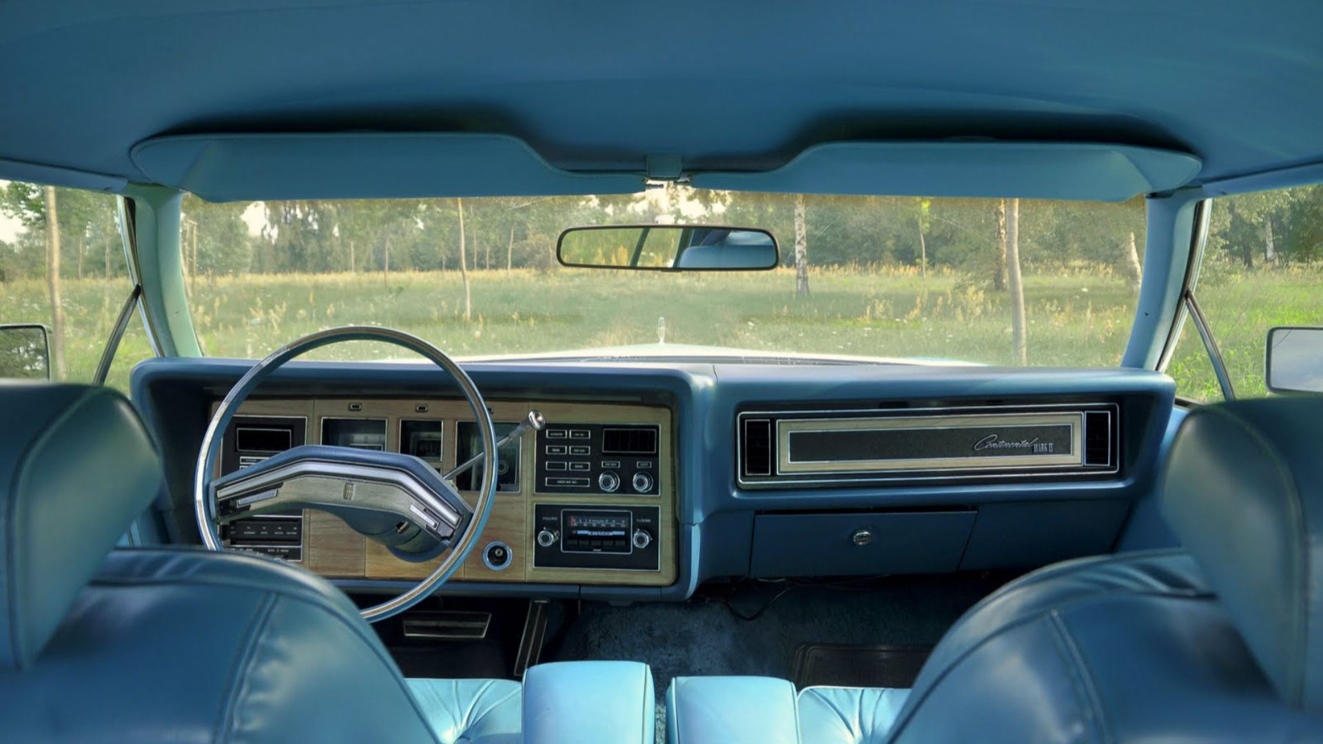 File:1976 Lincoln Continental Mark IV Givenchy designer series (interior).jpg