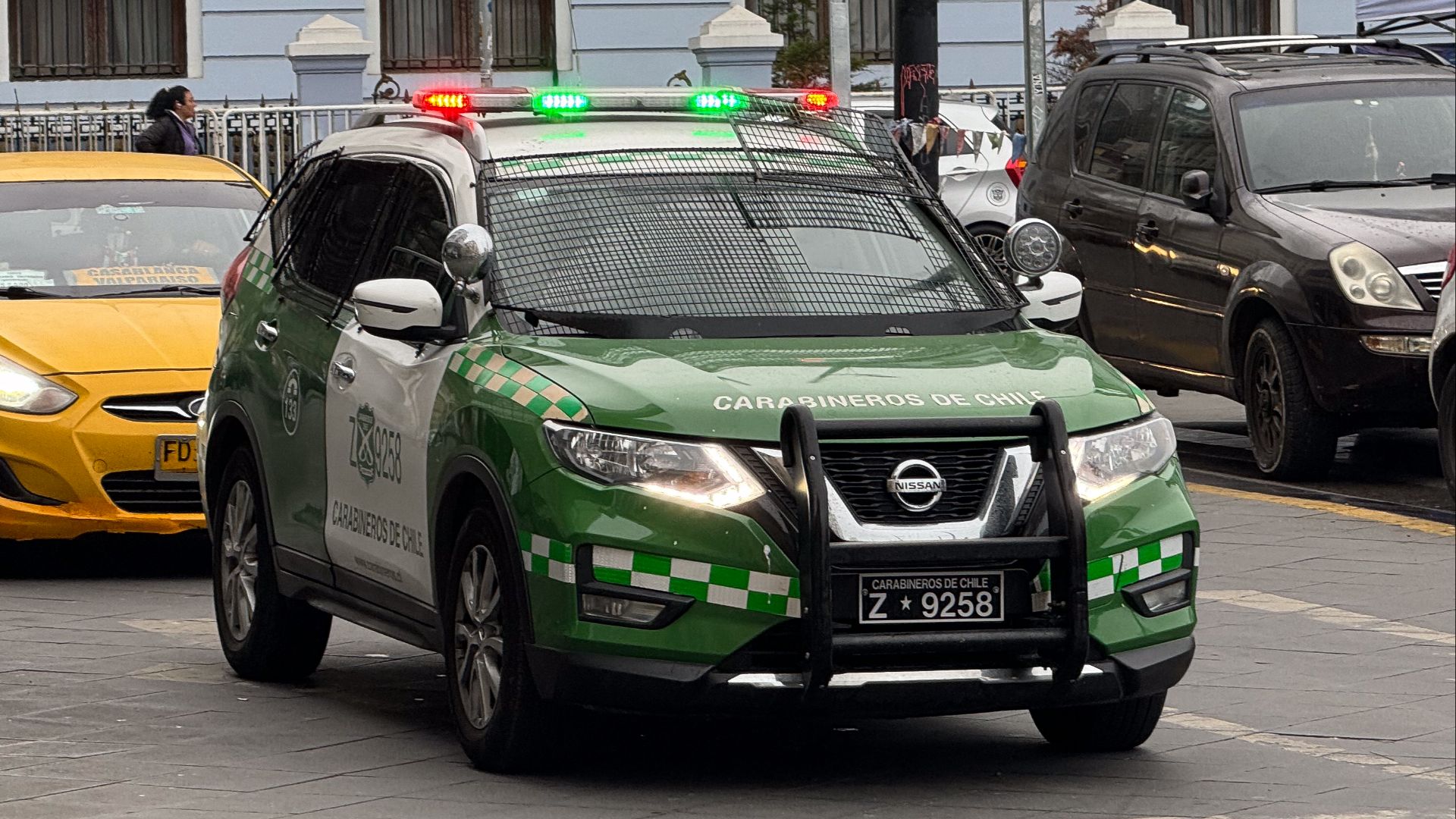 File:Nissan Chile police automobile.jpg