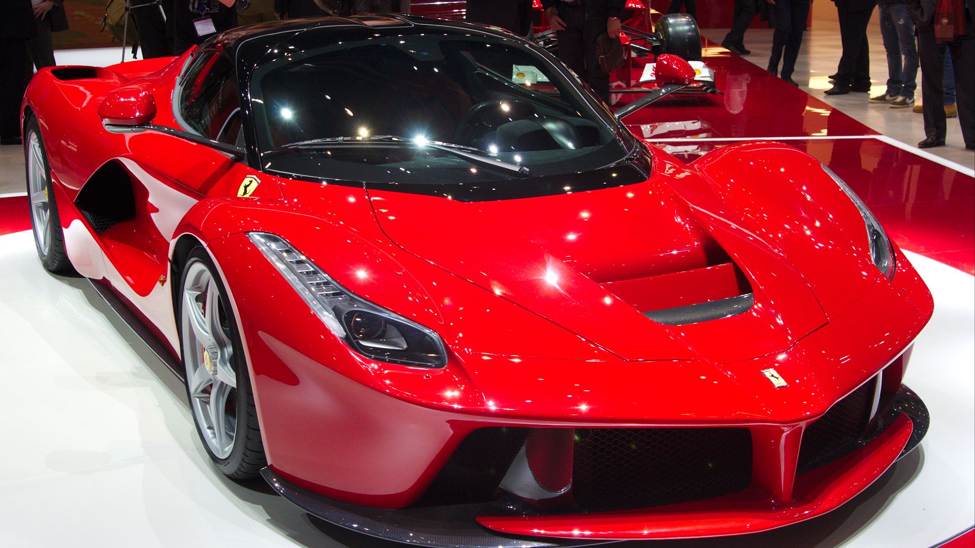 File:Geneva MotorShow 2013 - Ferrari LaFerrari front left view.jpg