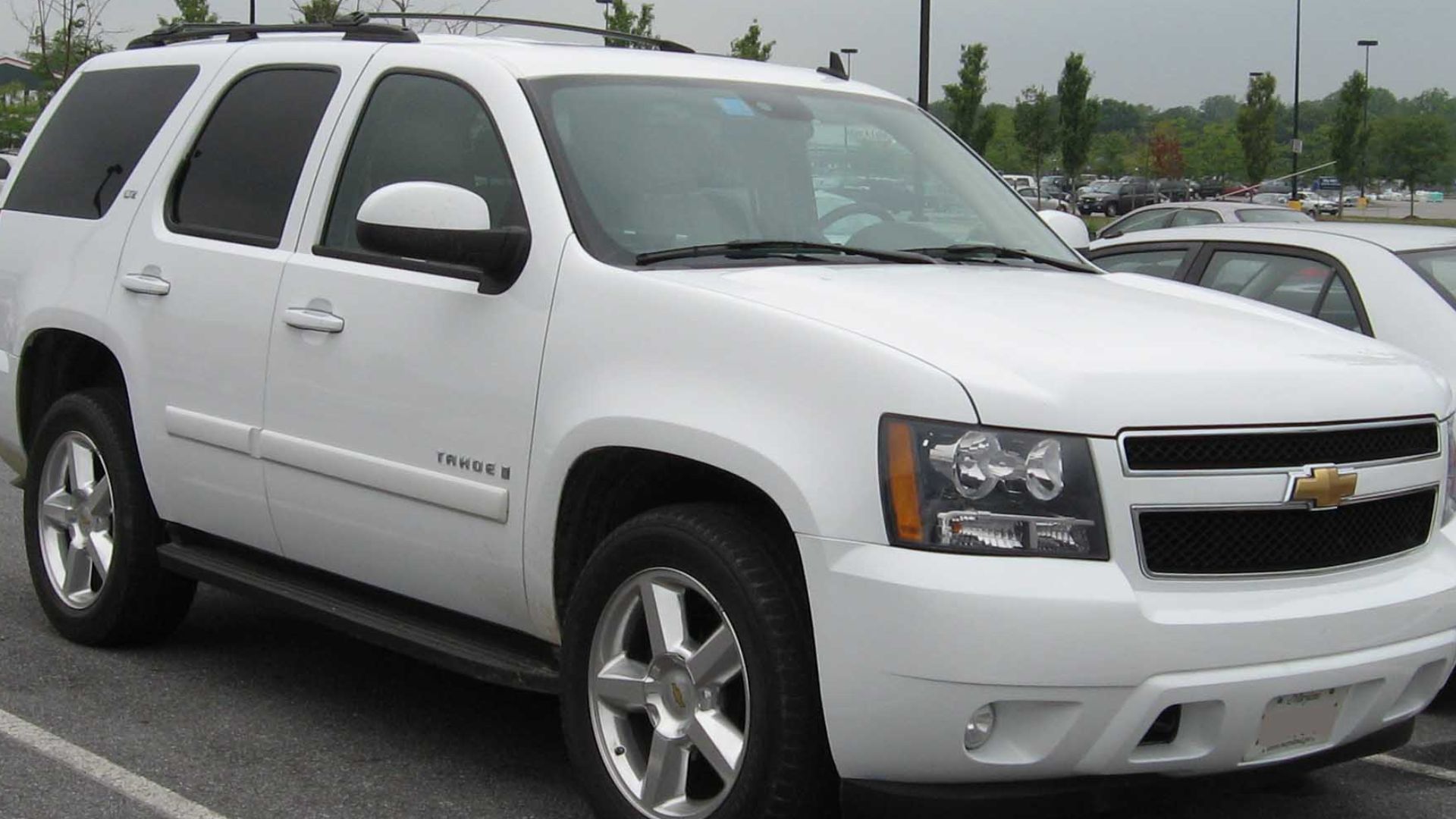 File:07-Chevrolet-Tahoe.jpg