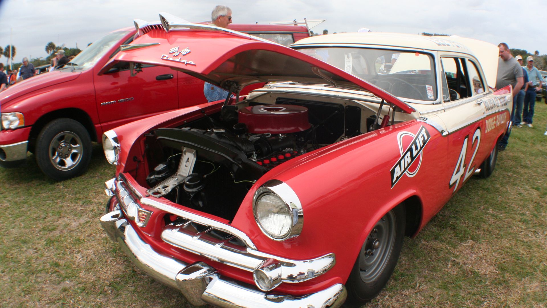 File:LeePettyDodgeCoronet.jpg