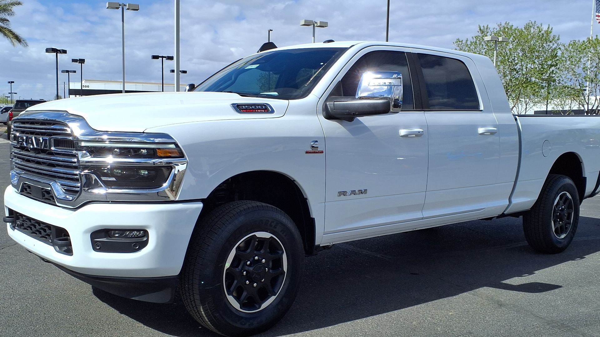 File:25 Ram 3500 Laramie.jpg