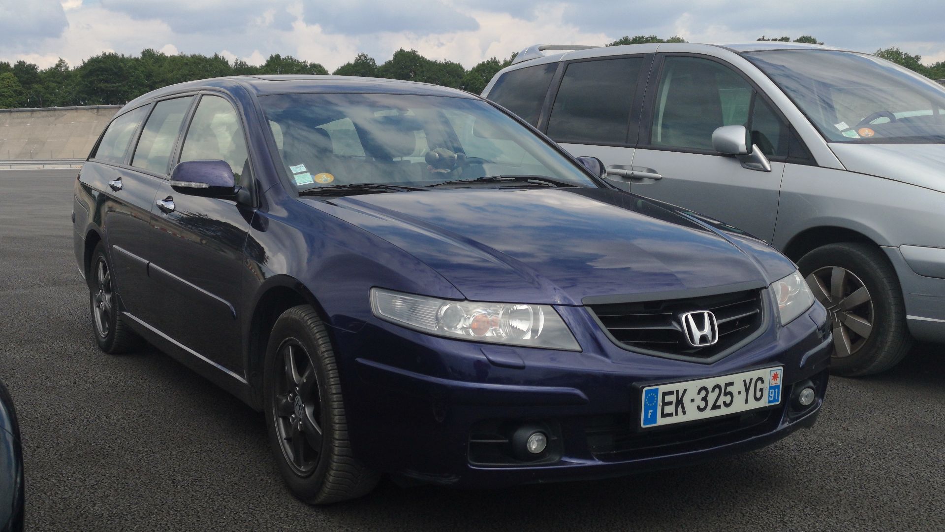 File:Honda Accord Tourer b.jpg
