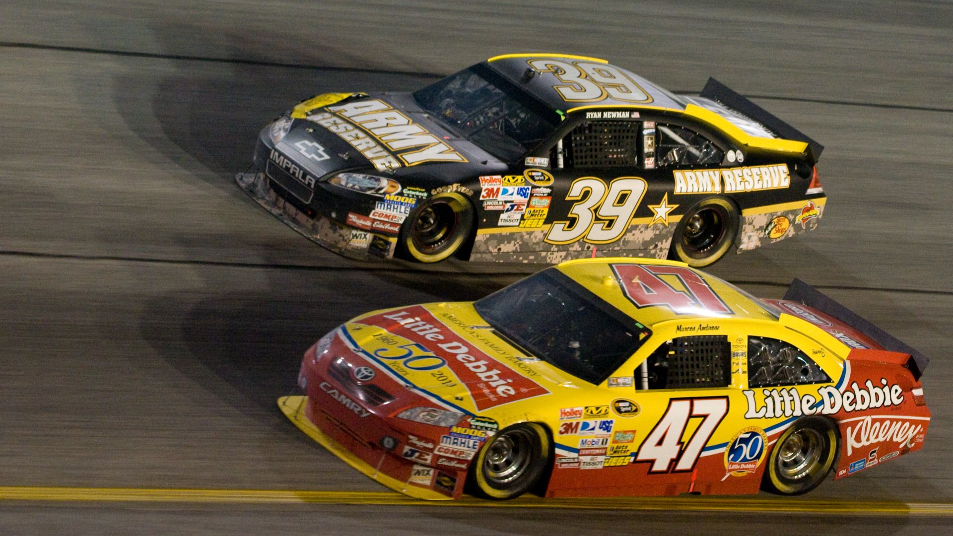 File:Reserve Races in the NASCAR Sprint Cup Series Emory Healthcare 500-Closing Laps 315908.jpg