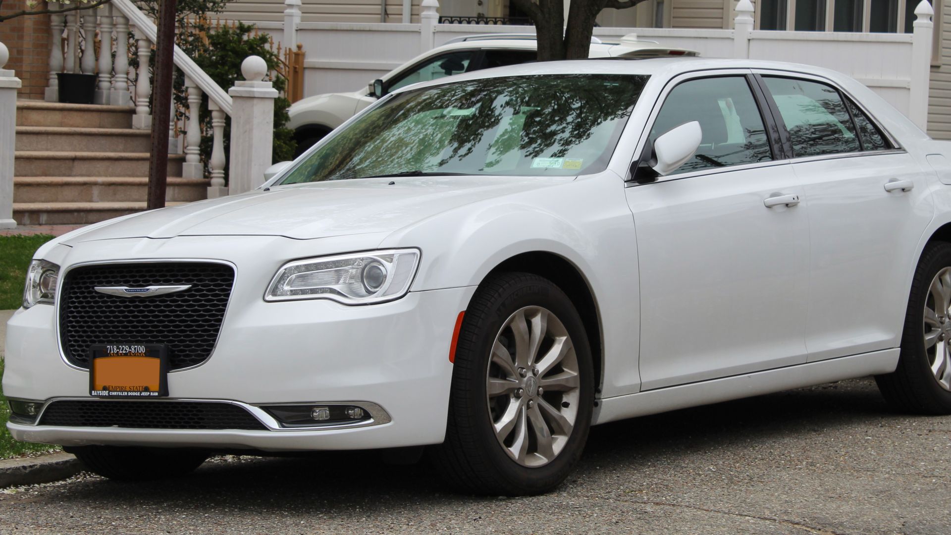 File:2016 Chrysler 300 Limited AWD front 4.22.19.jpg