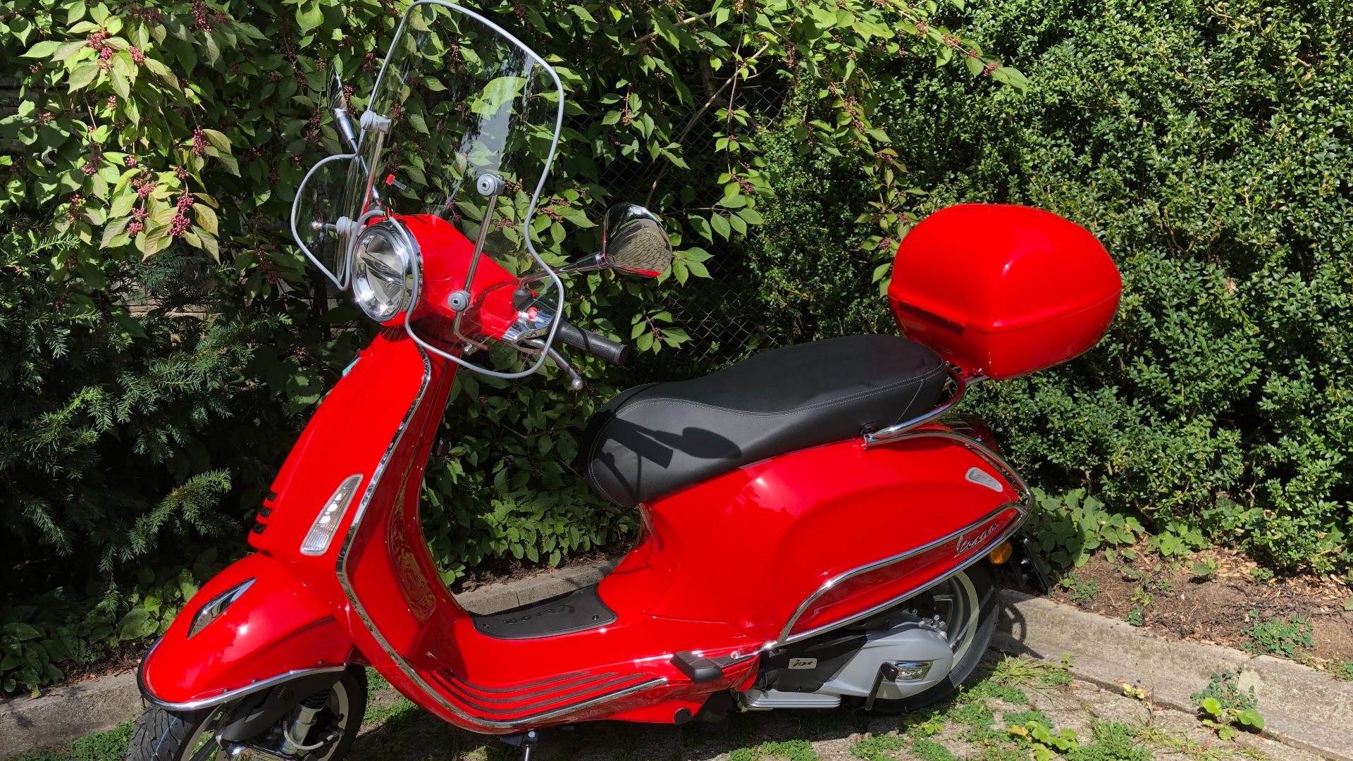 File:Vespa Prima 125b.jpg