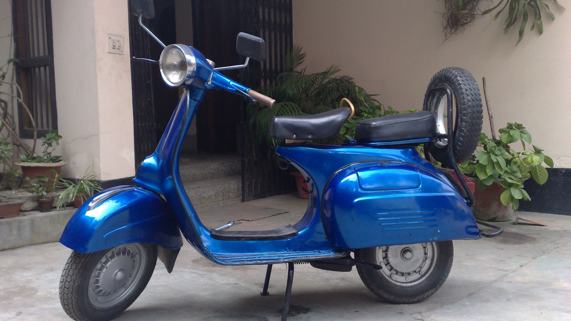 File:Vespa sprint 150.jpg