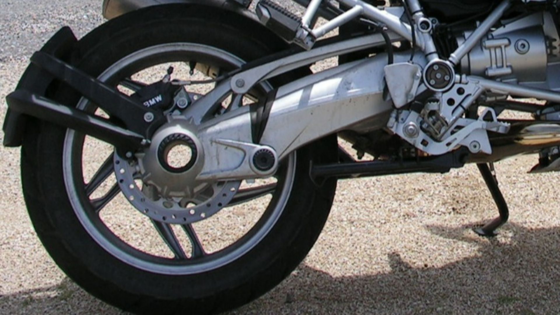 File:BMW R1200GS paralever.jpg