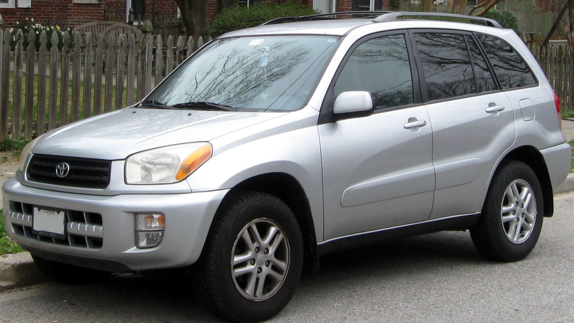File:2001-2003 Toyota RAV4 L -- 03-16-2012.JPG