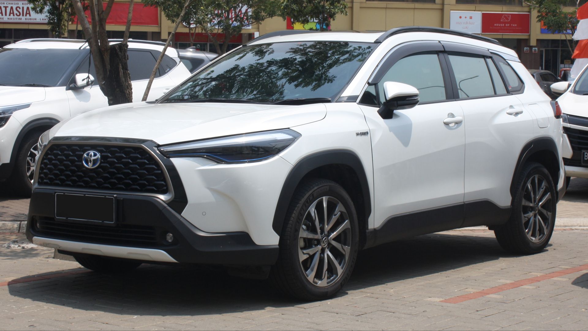 File:2020 Toyota Corolla Cross Hybrid (Indonesia) front view.jpg