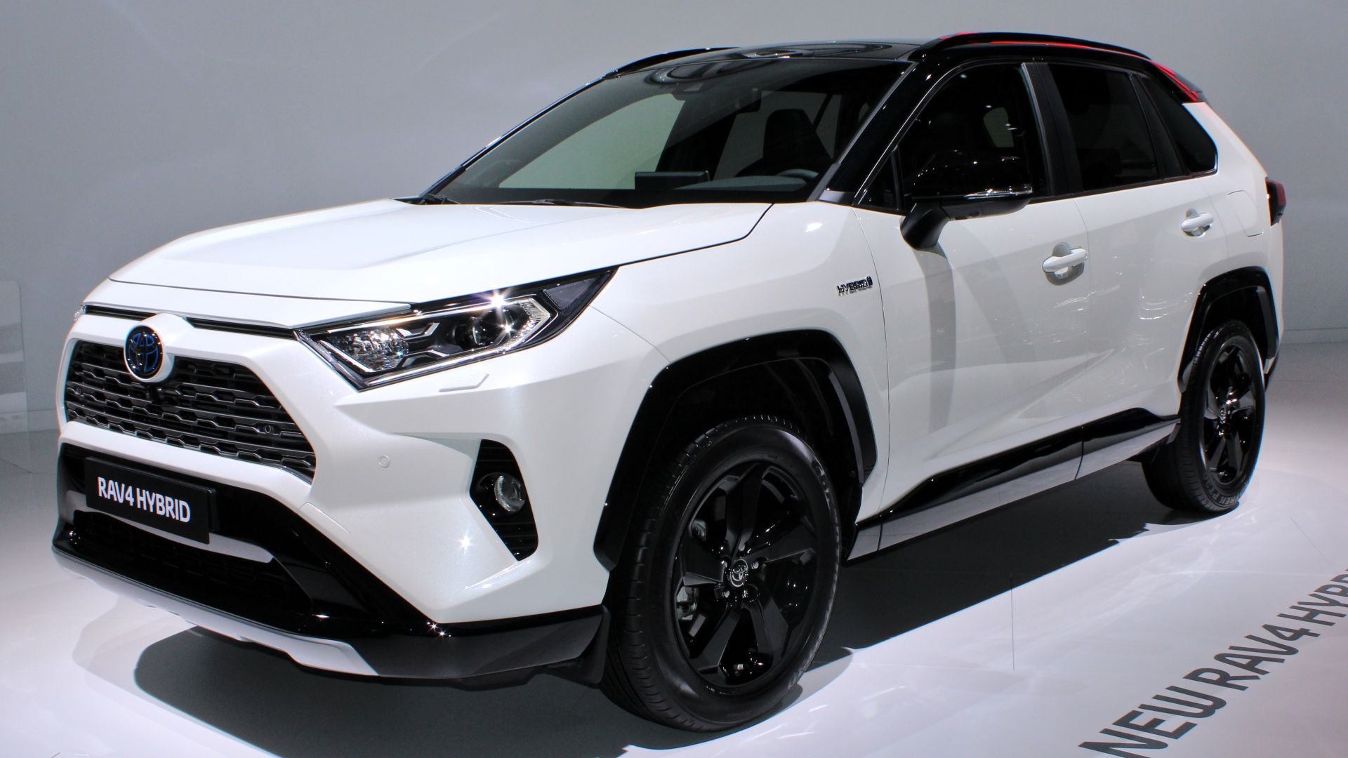 File:Toyota RAV4 Hybrid, Paris Motor Show 2018, IMG 0386.jpg