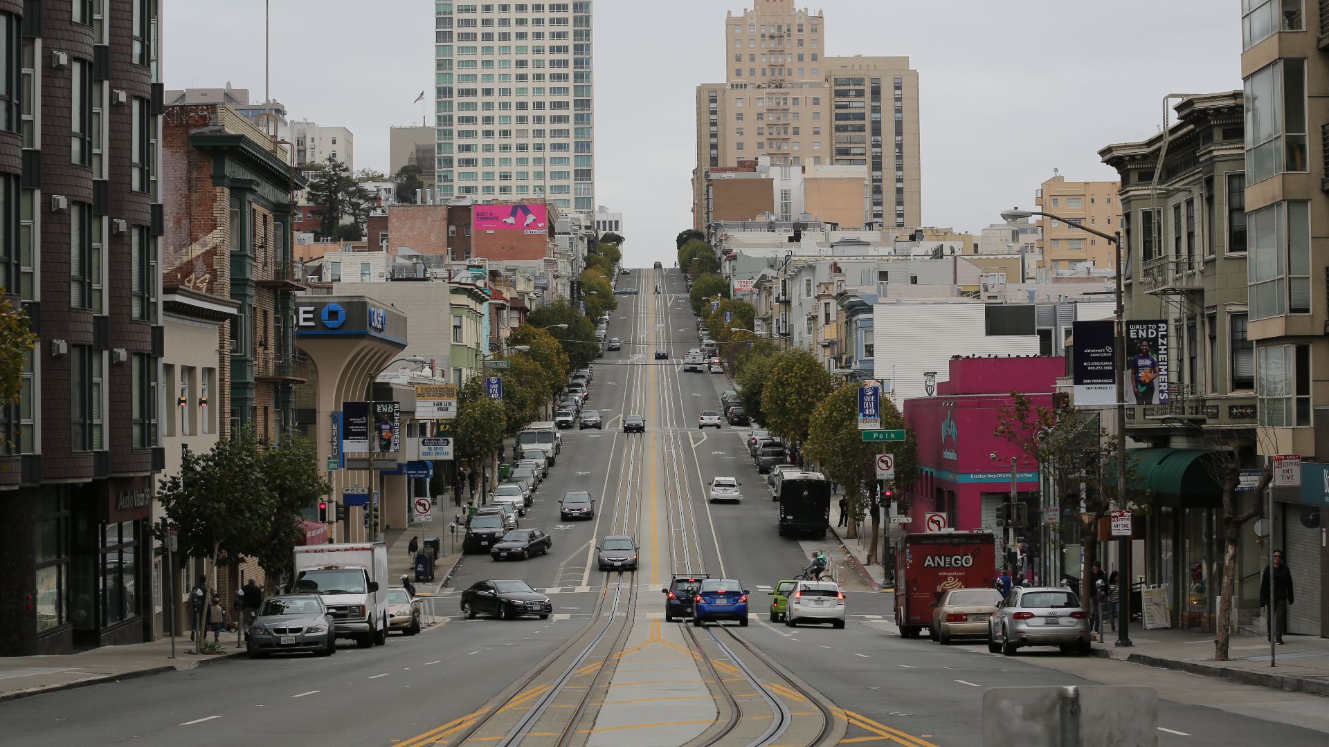 File:California Street in San Francisco 1.jpg