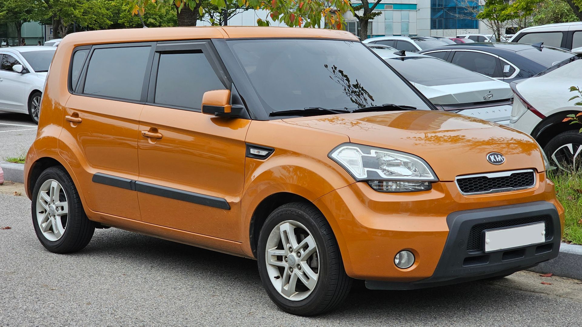 File:Kia Soul AM Cocktail Orange (3).jpg