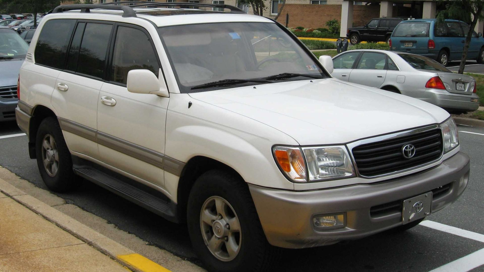 File:Toyota-Land-Cruiser.jpg