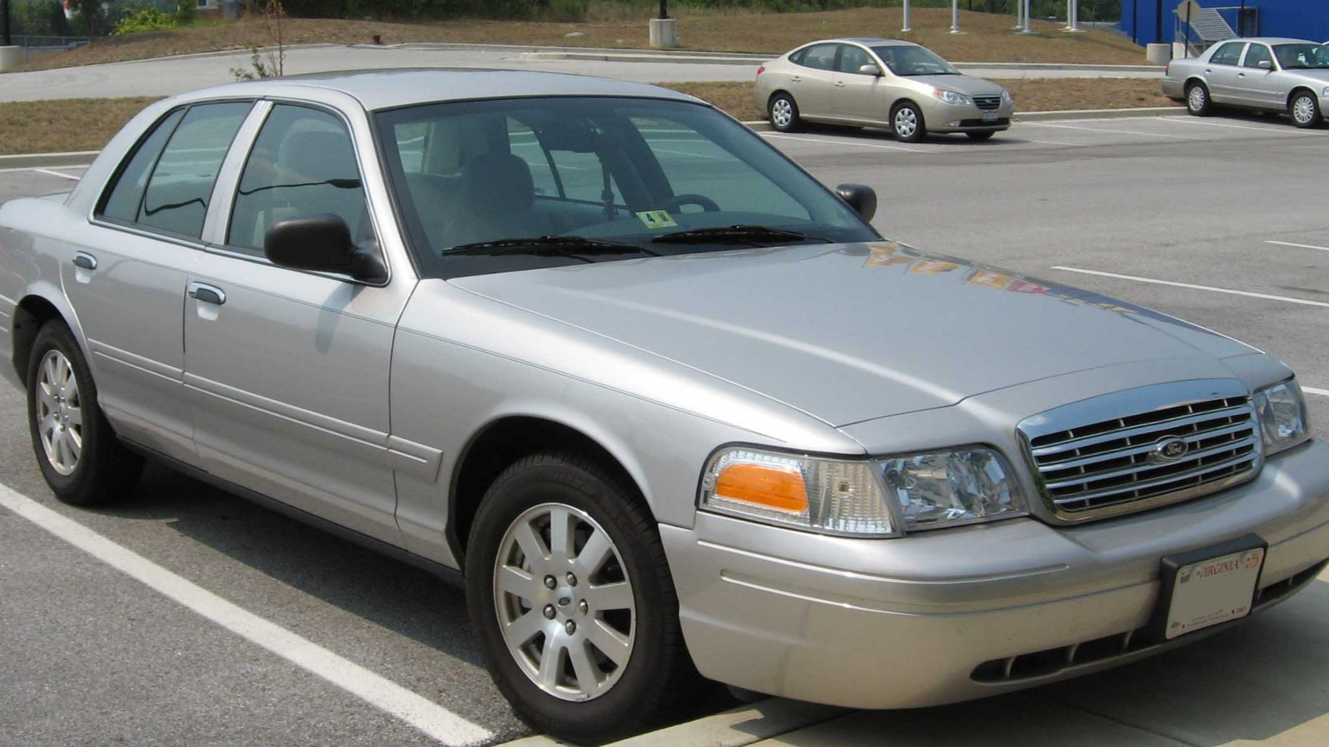 File:Ford Crown Victoria.jpg
